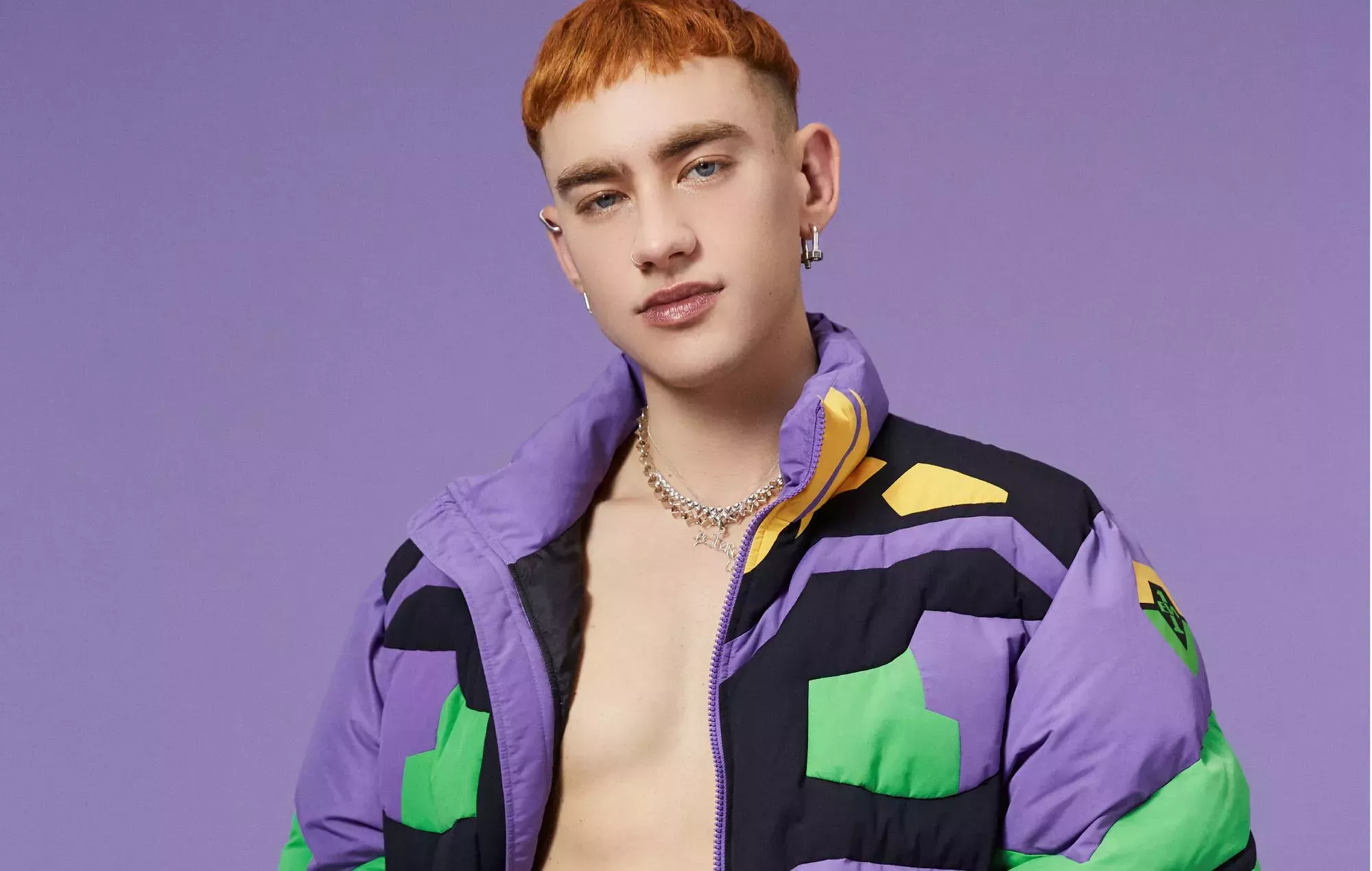 Olly Alexander se ríe de las quejas sobre la actuación 