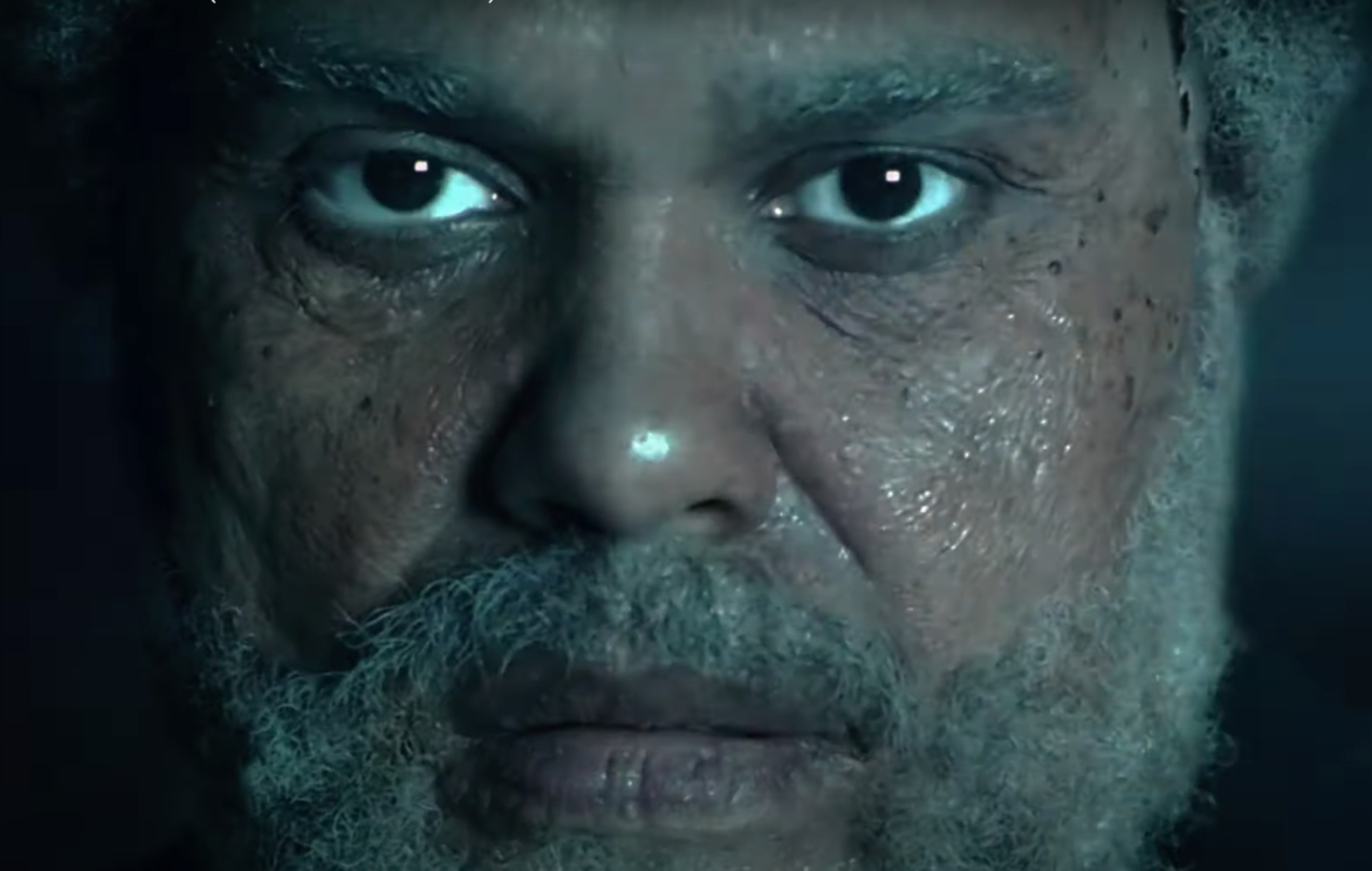 The Weeknd se dirige a un club siniestro en el nuevo vídeo de 'Gasoline'