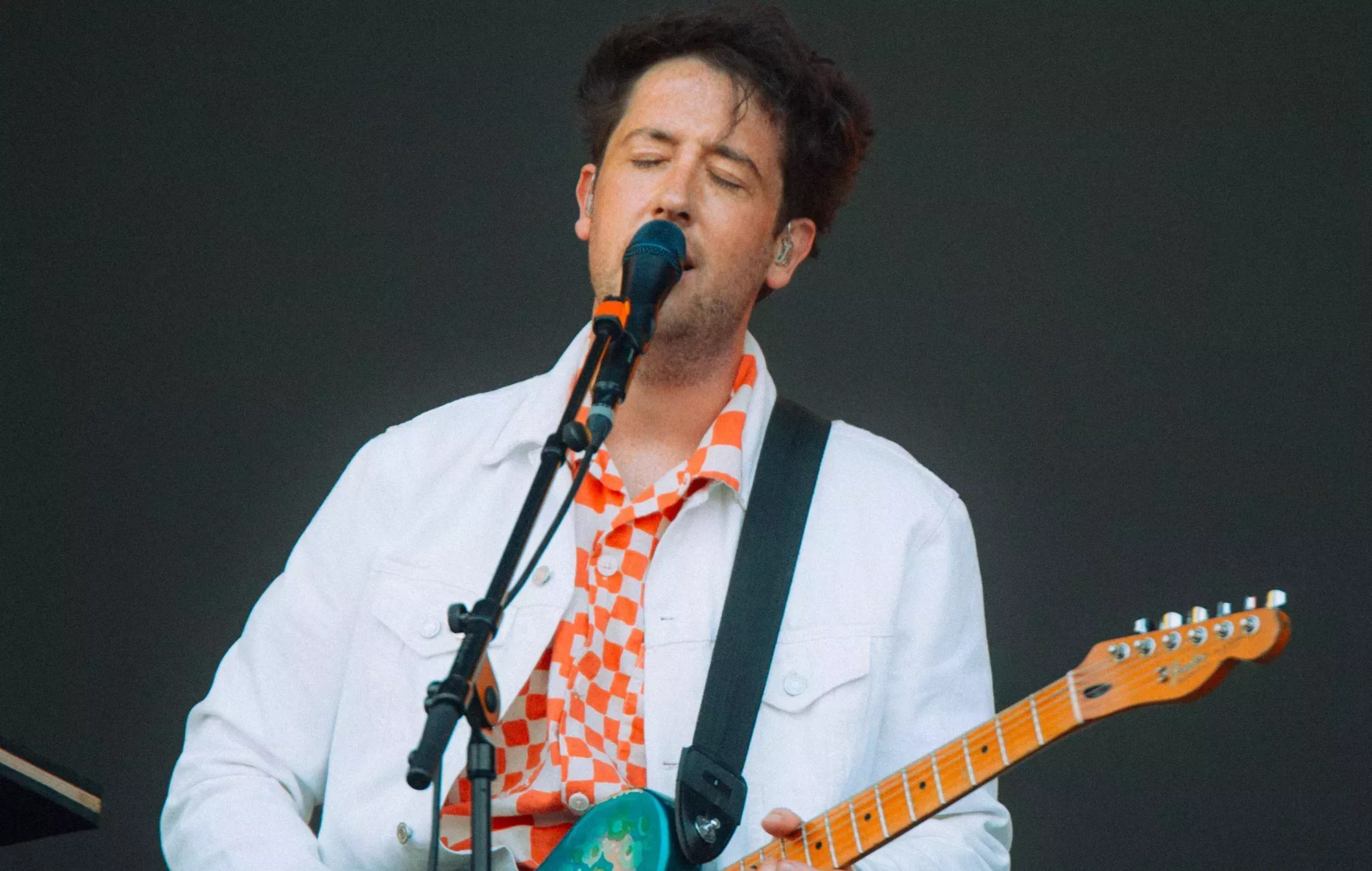 The Wombats consigue su primer número uno en el Reino Unido con 'Fix Yourself, Not The World'