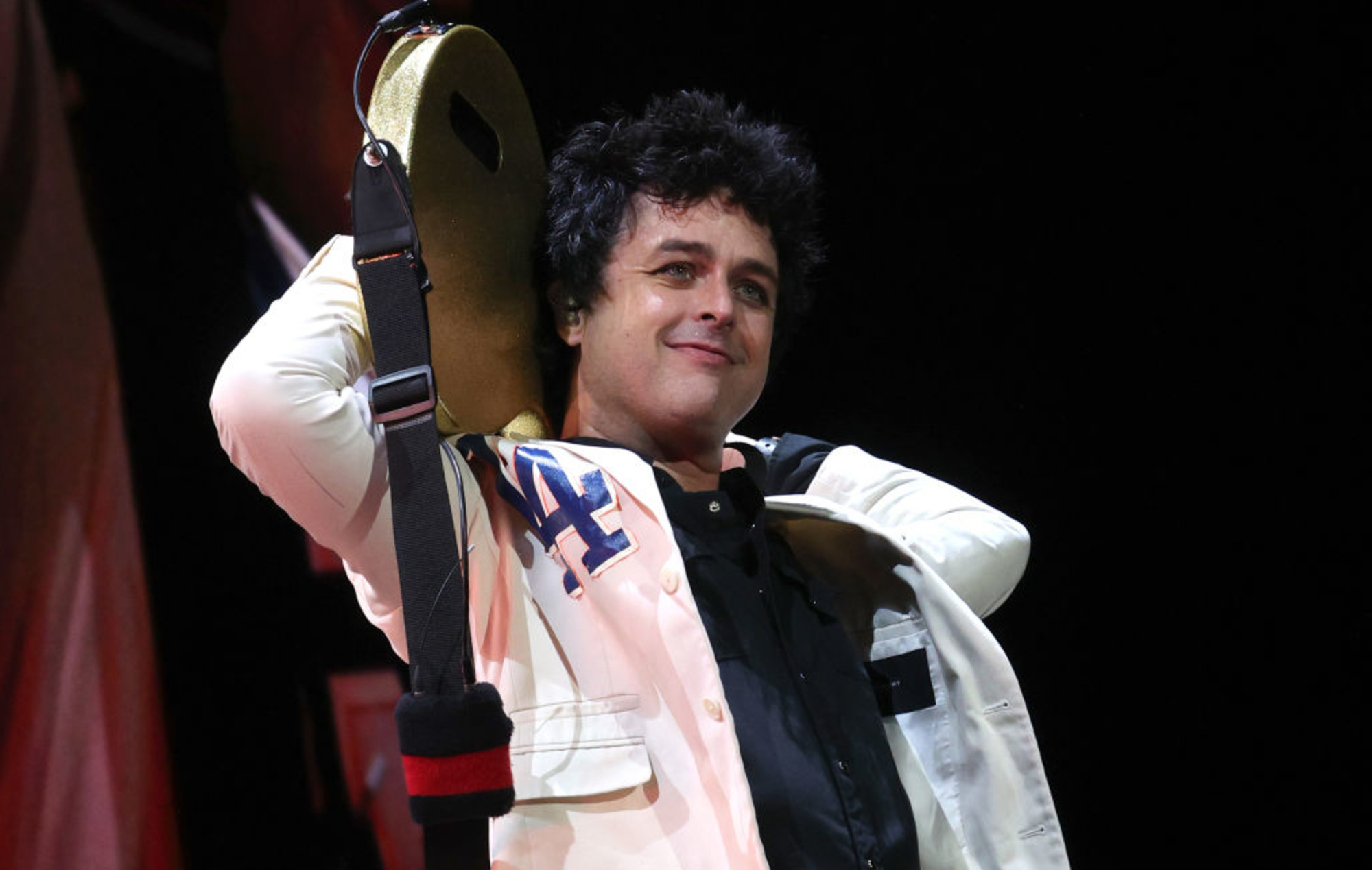 Billie Joe Armstrong, de Green Day, pide información tras el robo de su coche