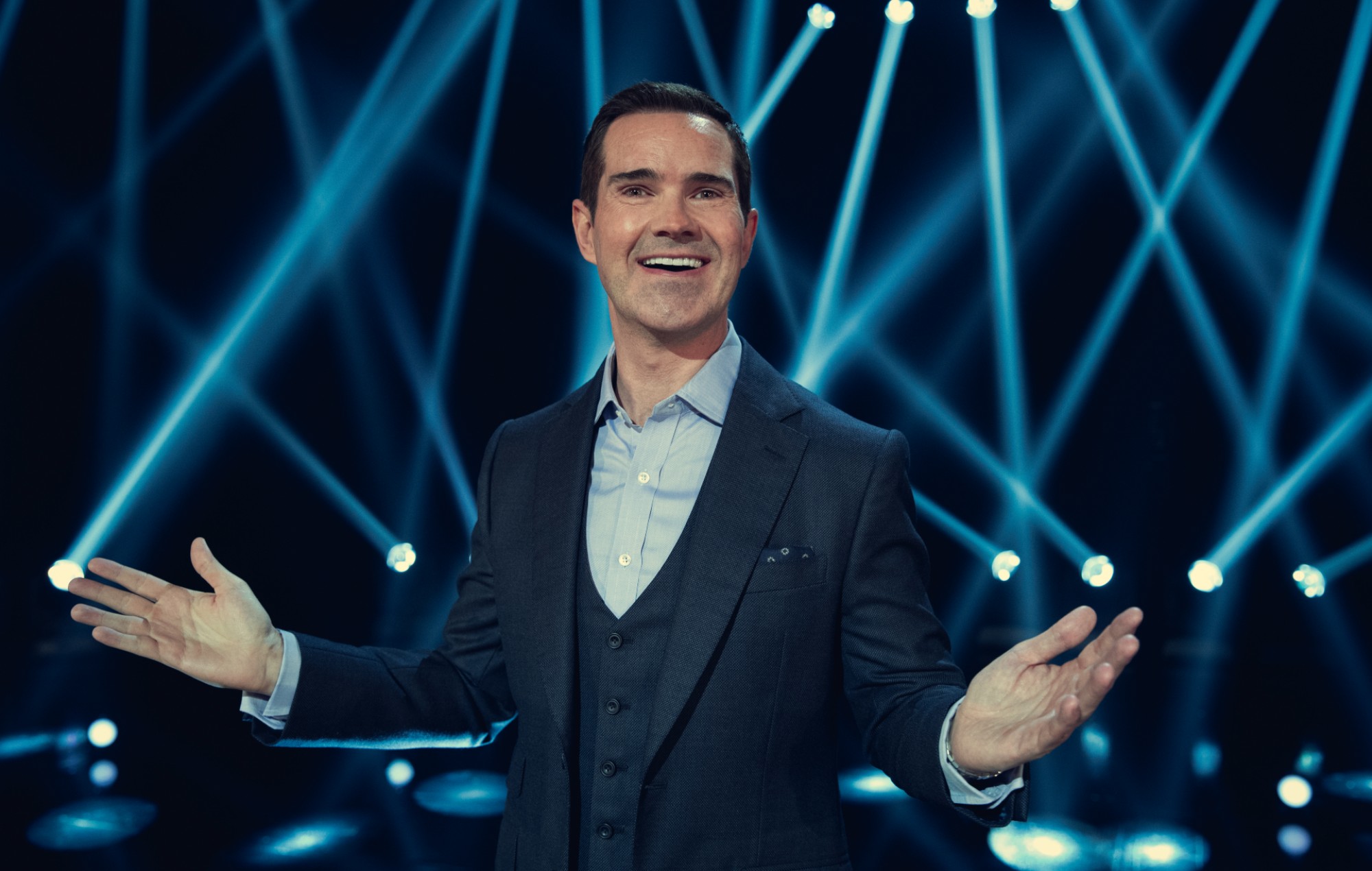 Jimmy Carr, criticado por su "repugnante" chiste sobre el Holocausto en su especial de Netflix