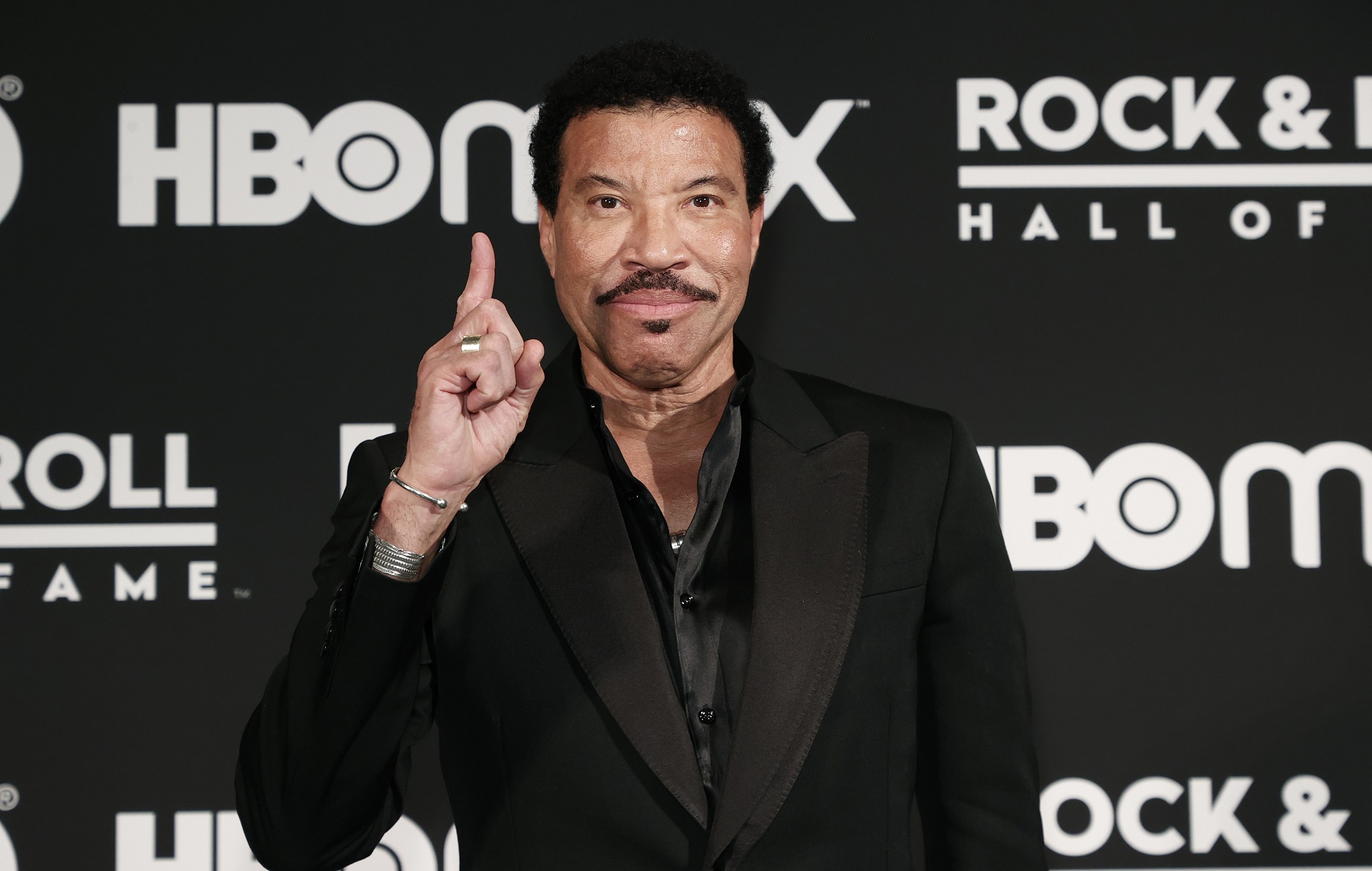 Lionel Richie cancela su gira de verano y su puesto en la Isla de Wight