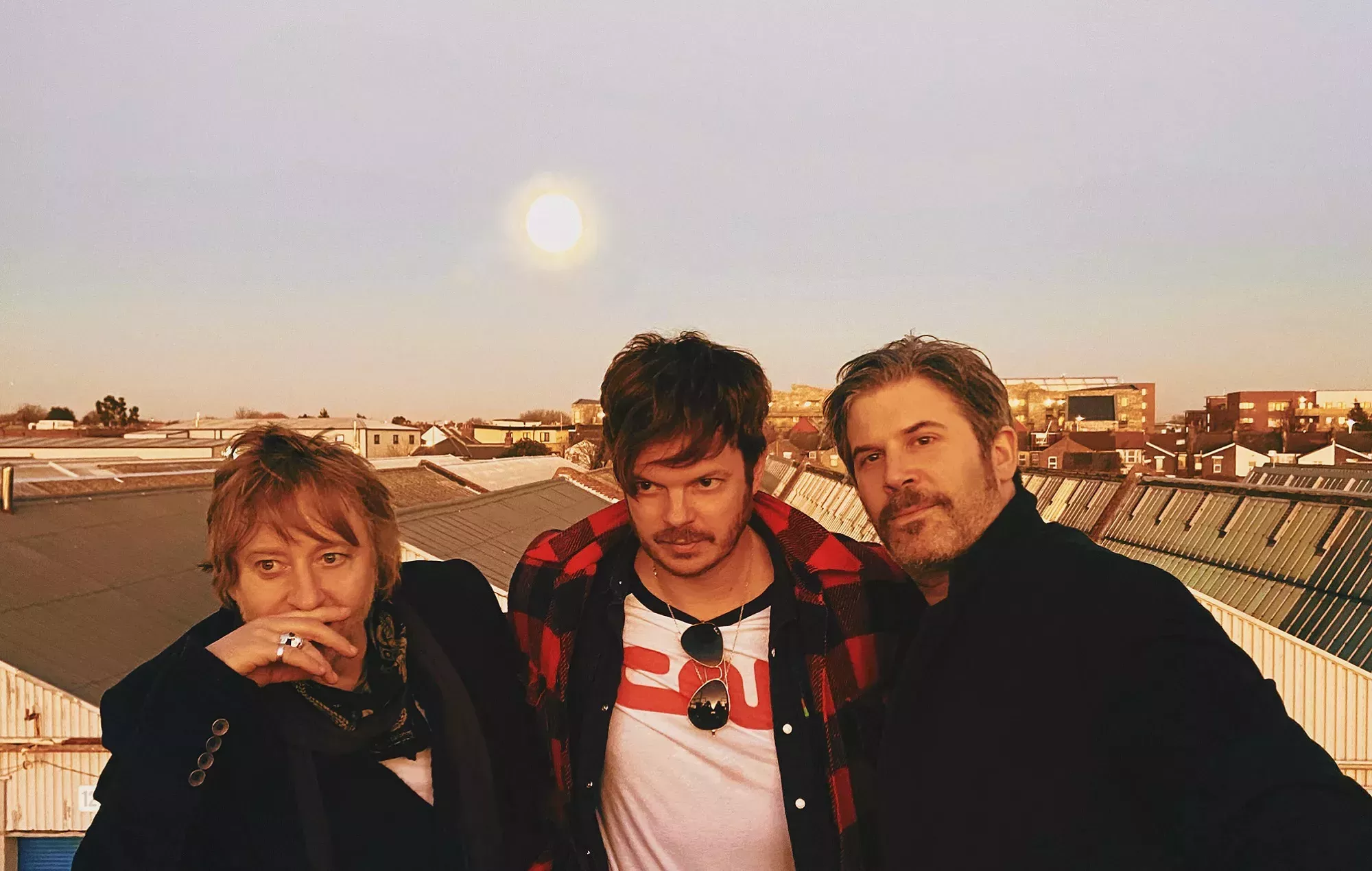 Loup GarouX comparte su nuevo single 'The Illusionist' y una cerveza de edición limitada