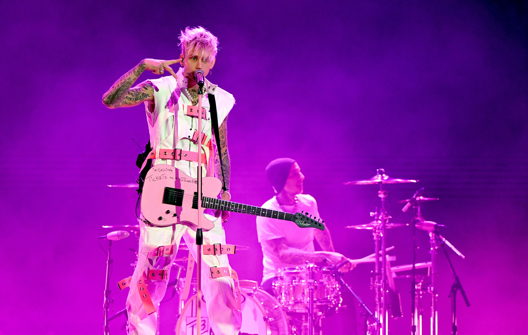 Machine Gun Kelly supuestamente ignora la demanda por asalto y agresión