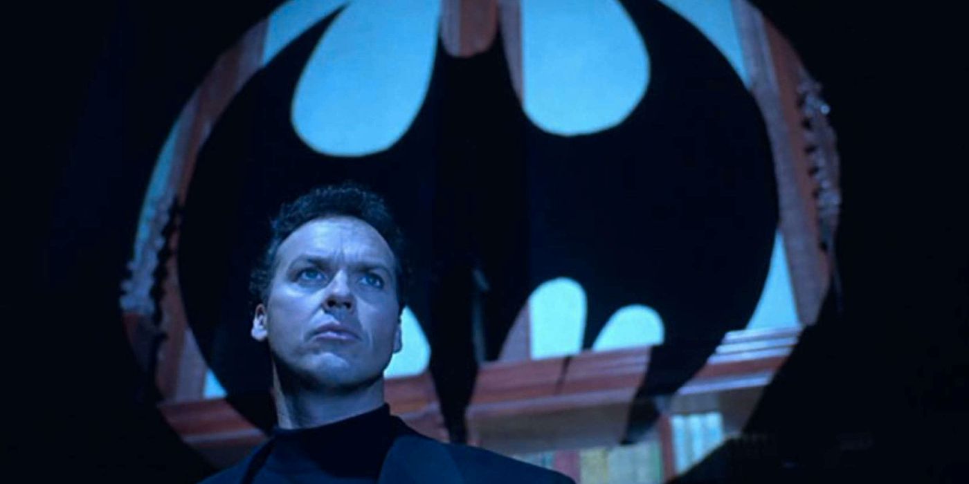 Michael Keaton, el protagonista de Batgirl, comparte una oscura foto de su traje de Batman