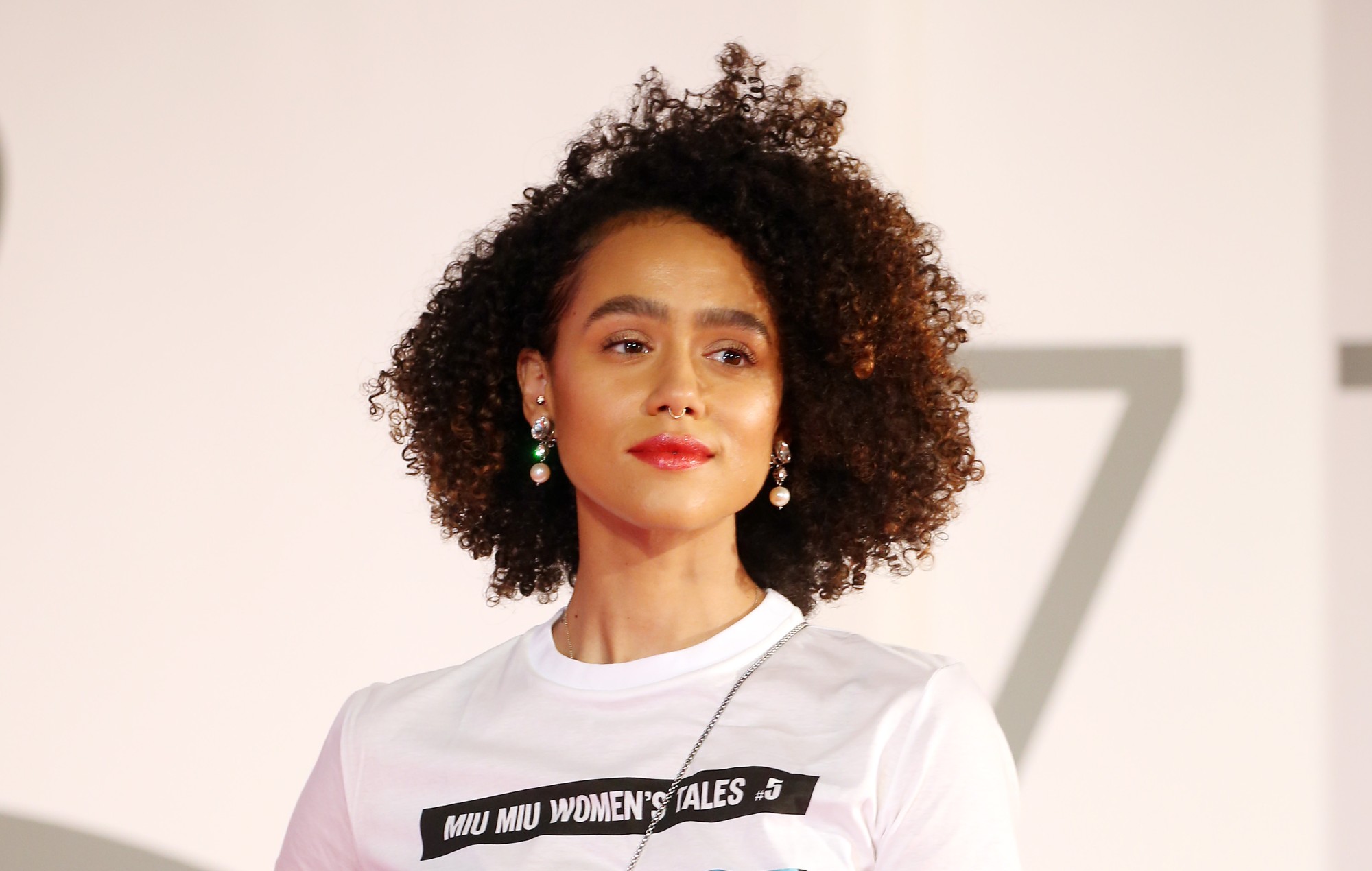 Nathalie Emmanuel dice que el Reino Unido "pierde mucho talento negro y marrón" en favor de Estados Unidos