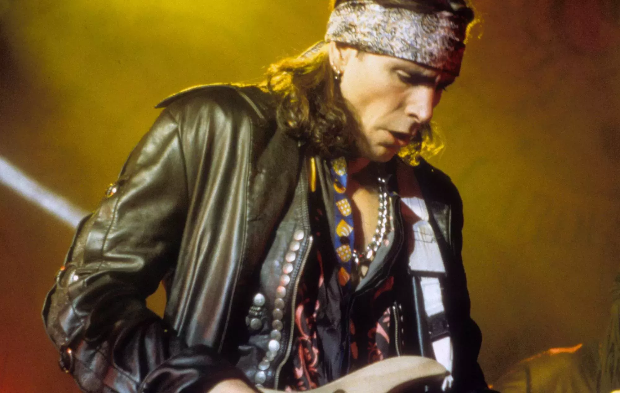 Steve Vai habla sobre su papel en la película de terror de Foo Fighters 'Studio 666'