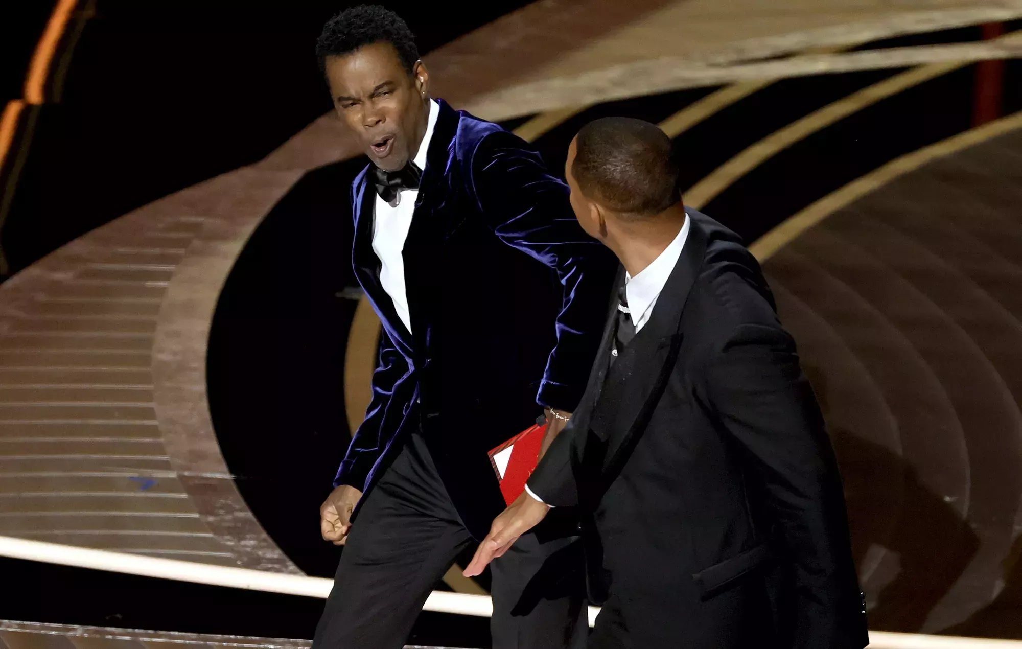 Chris Rock habla sobre la bofetada de Will Smith en los Oscars en un espectáculo de stand-up: 