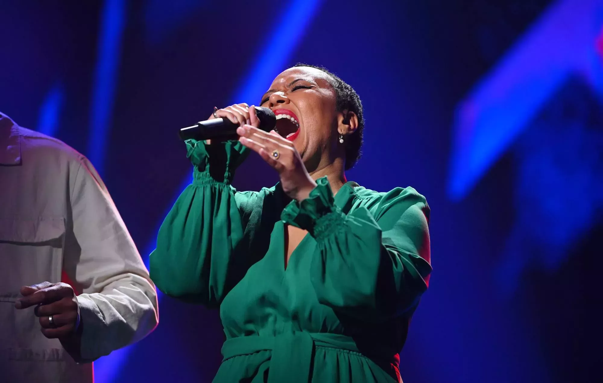 Emeli Sandé revela que perdió la voz antes de hacer la mímica en el 'Concierto por Ucrania'