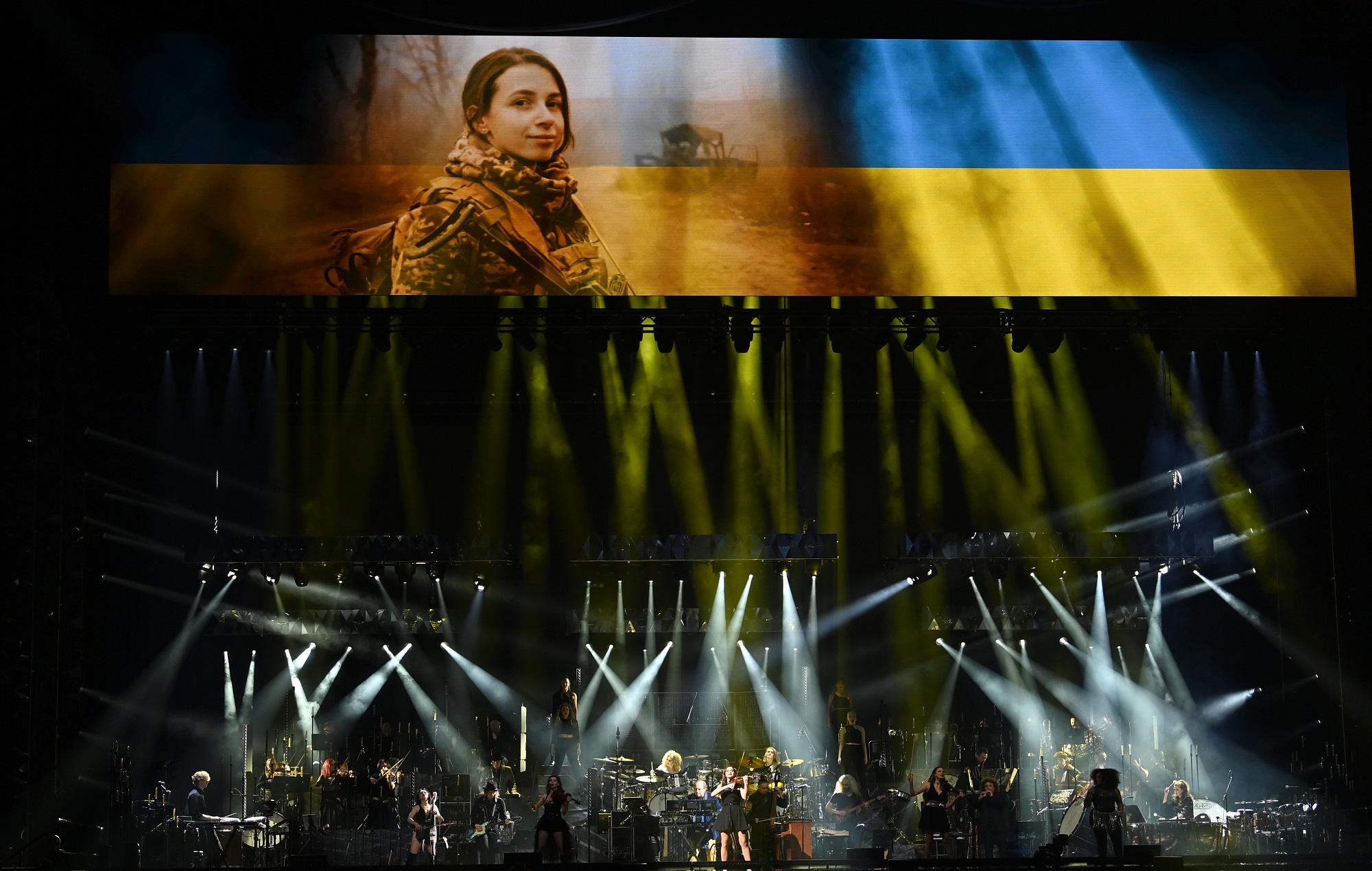 Hans Zimmer elogia a un pianista ucraniano viral durante un espectáculo en Londres