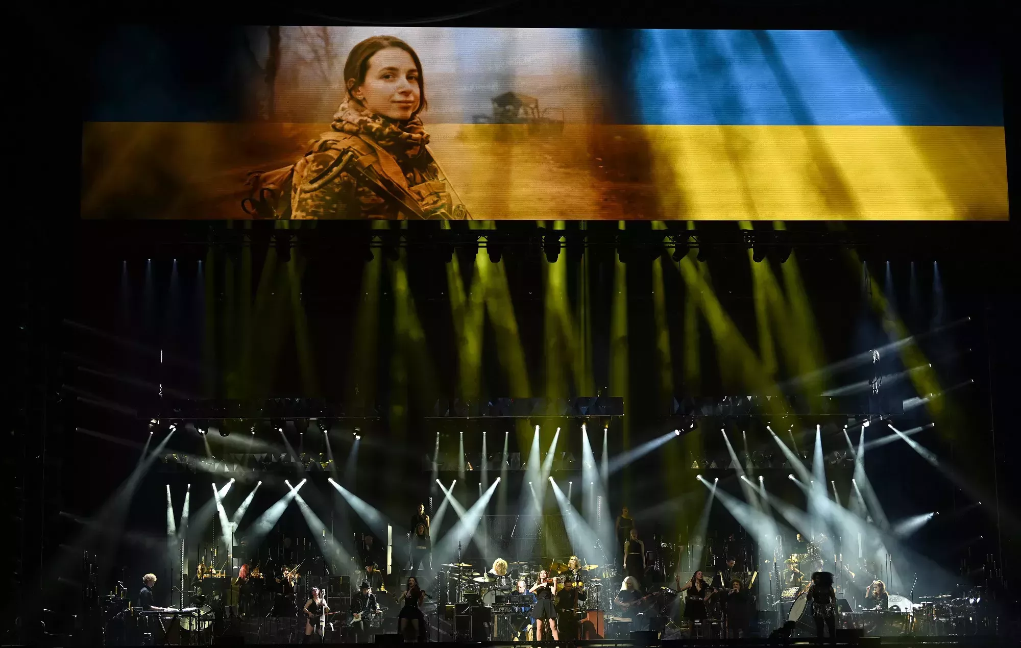Hans Zimmer elogia a un pianista ucraniano viral durante un espectáculo en Londres