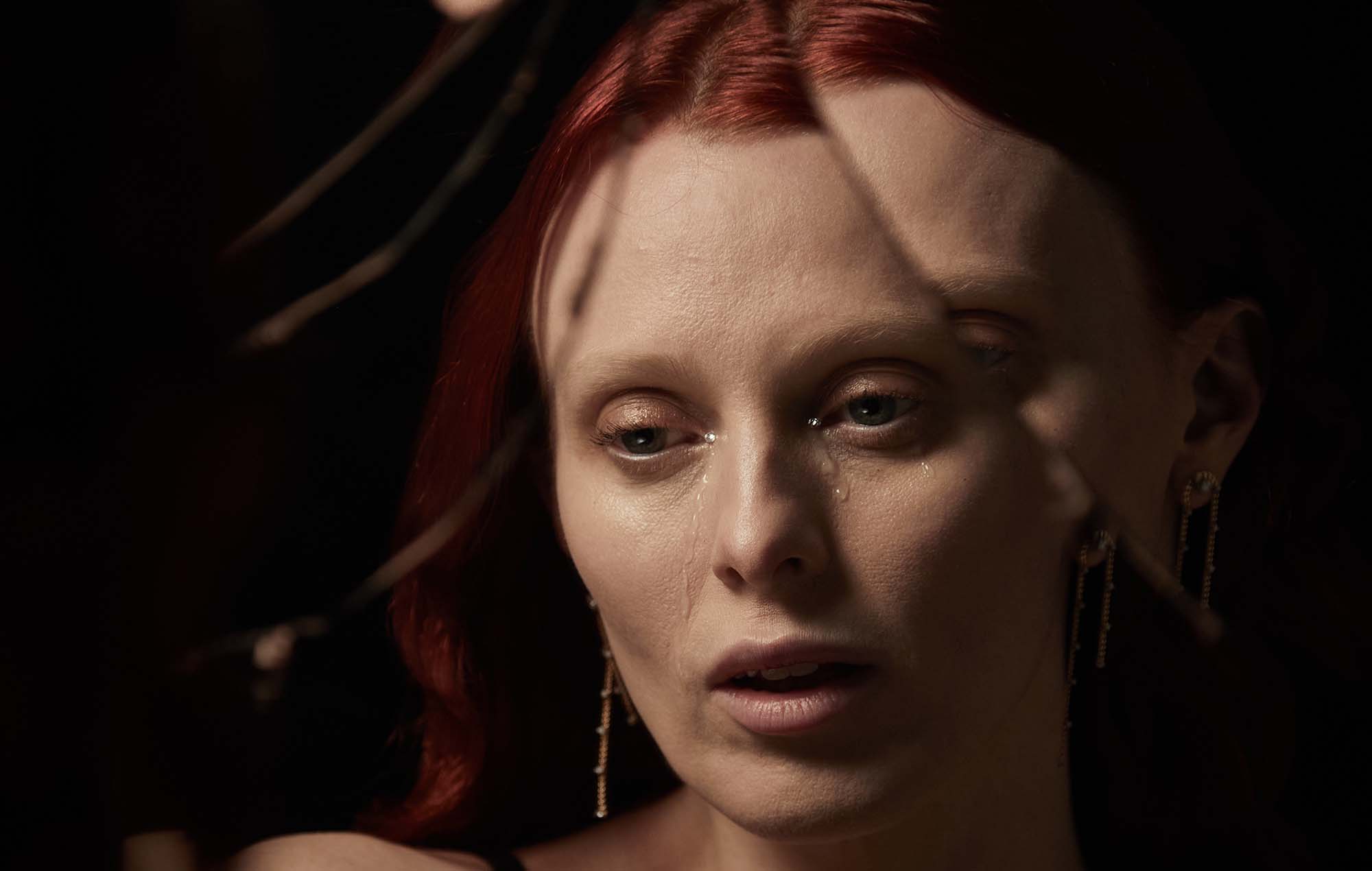 Karen Elson anuncia su nuevo álbum "Green" y comparte el vídeo de su sencillo "Broken Shadow".