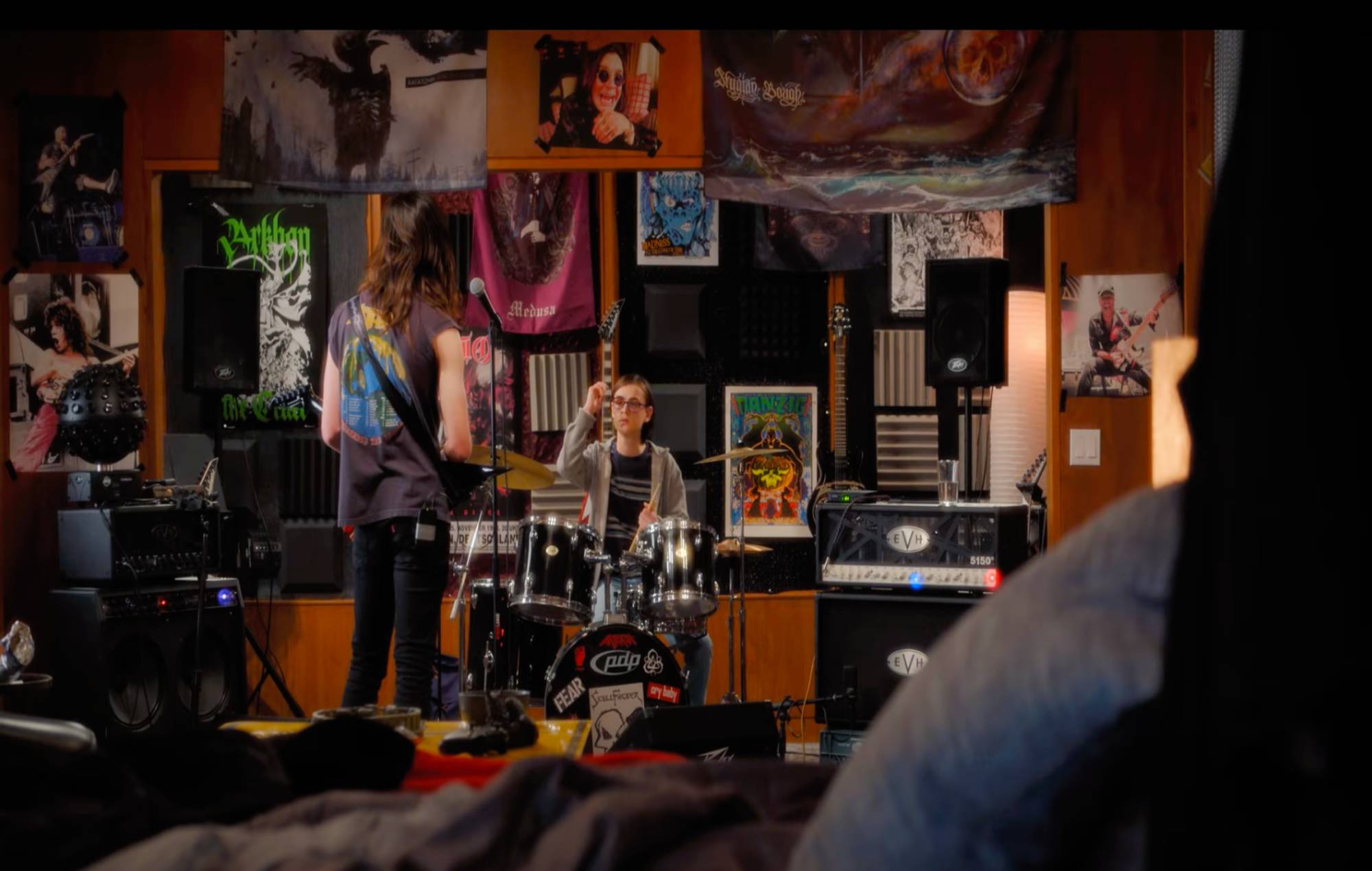 Mira el tráiler de la nueva película de Tom Morello y el cocreador de 'Juego de Tronos', 'Metal Lords'