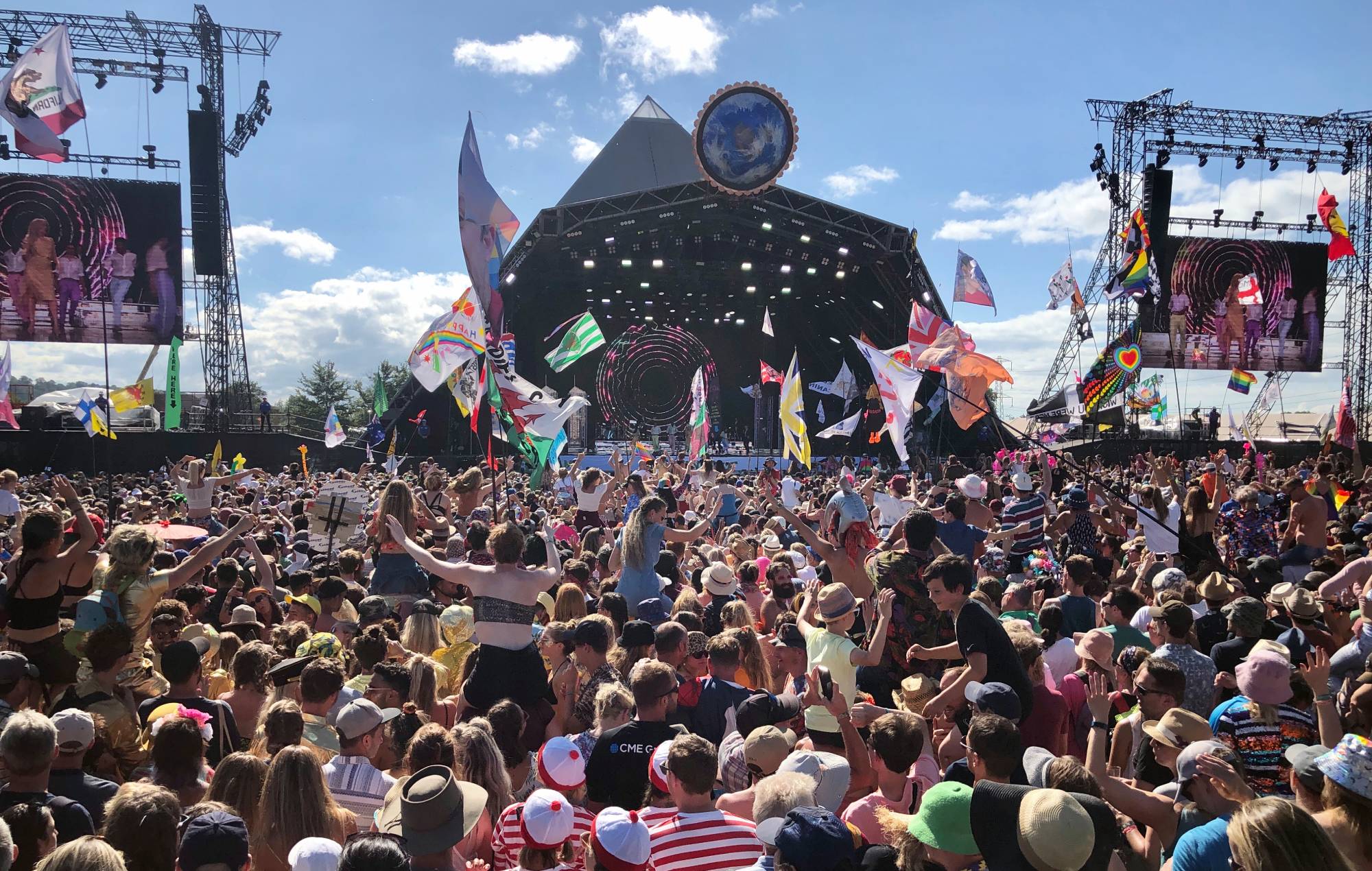 Músicos y fans reaccionan al cartel de Glastonbury 2022: "No podemos esperar a volver a esos campos"