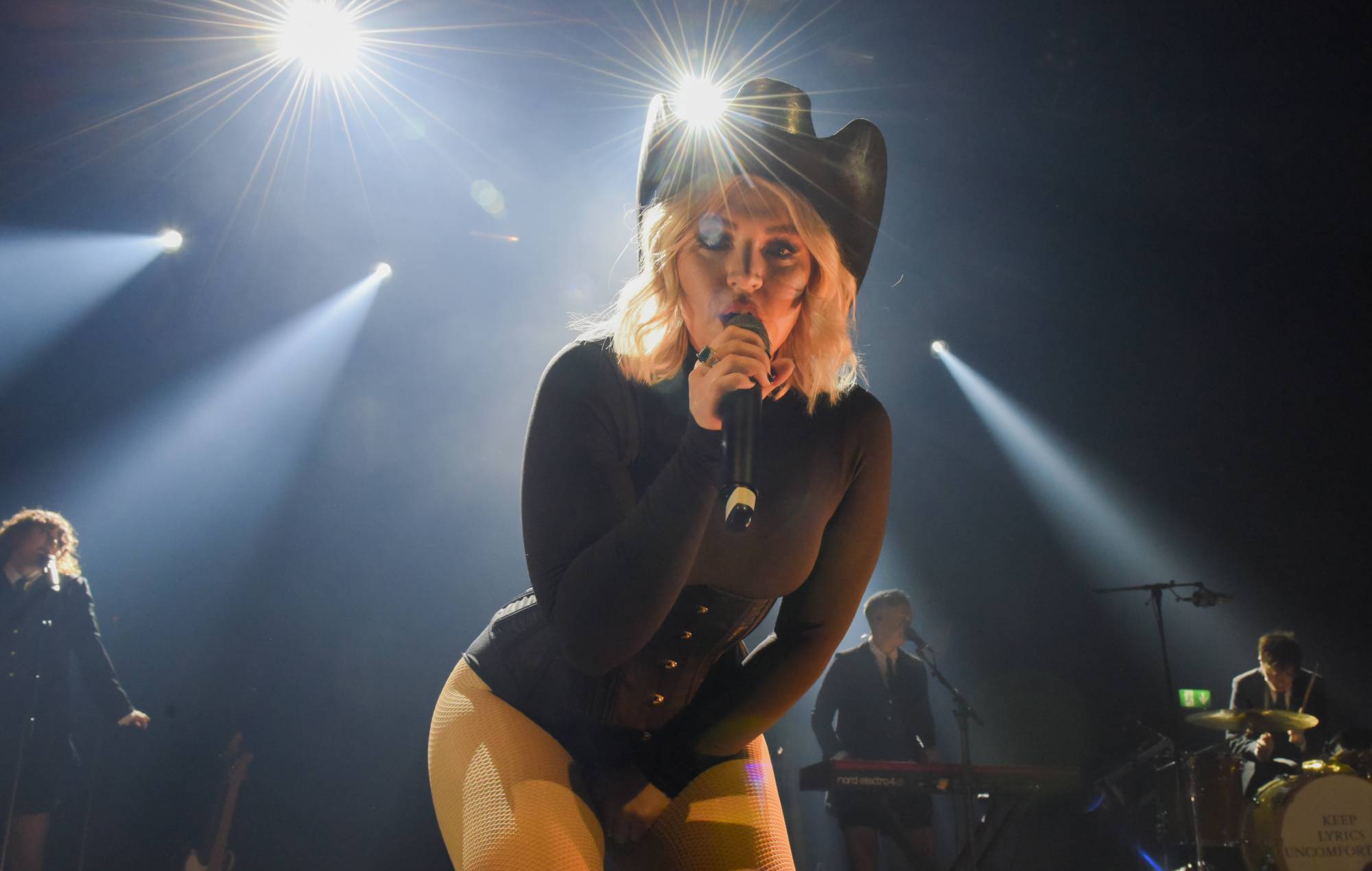 Self Esteem anuncia la gira de 2023 "I Tour This All The Time" por el Reino Unido e Irlanda