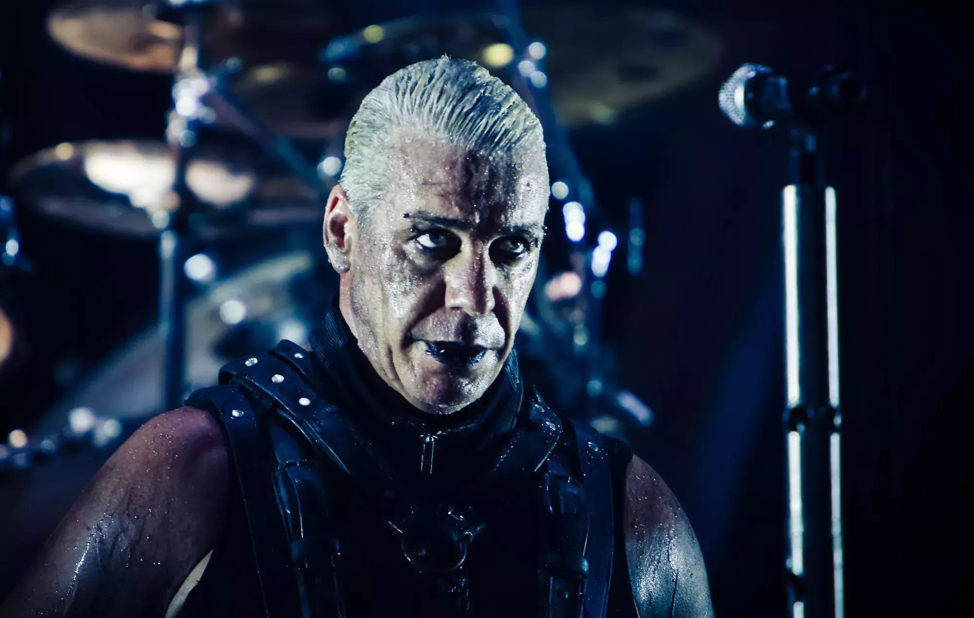 Till Lindemann, de Rammstein, ayudó a un refugiado ucraniano abandonado a su suerte en Berlín.