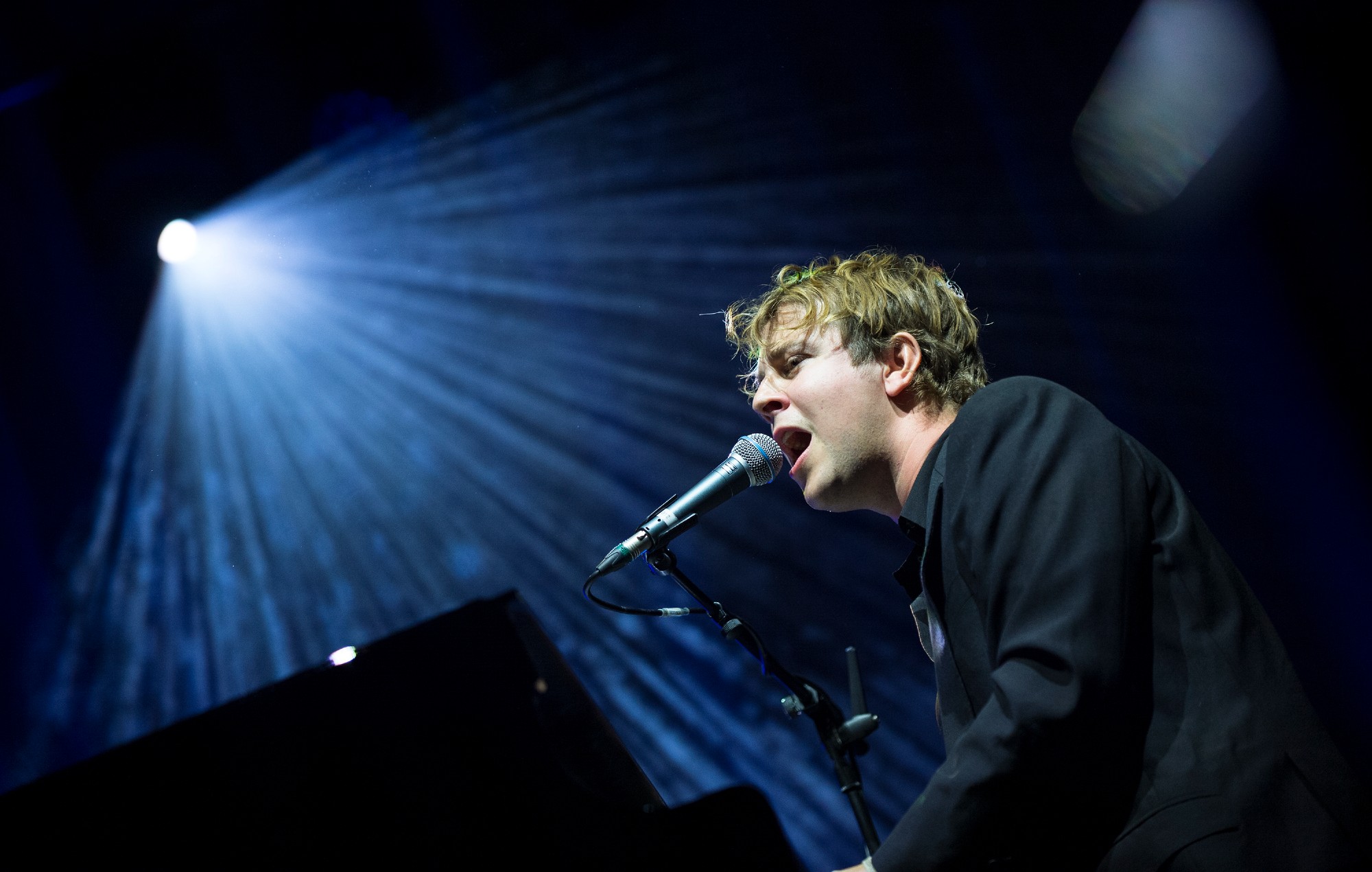 Tom odell another. Tom odell love. Odell another. Tom odell another. Another love lyrics.