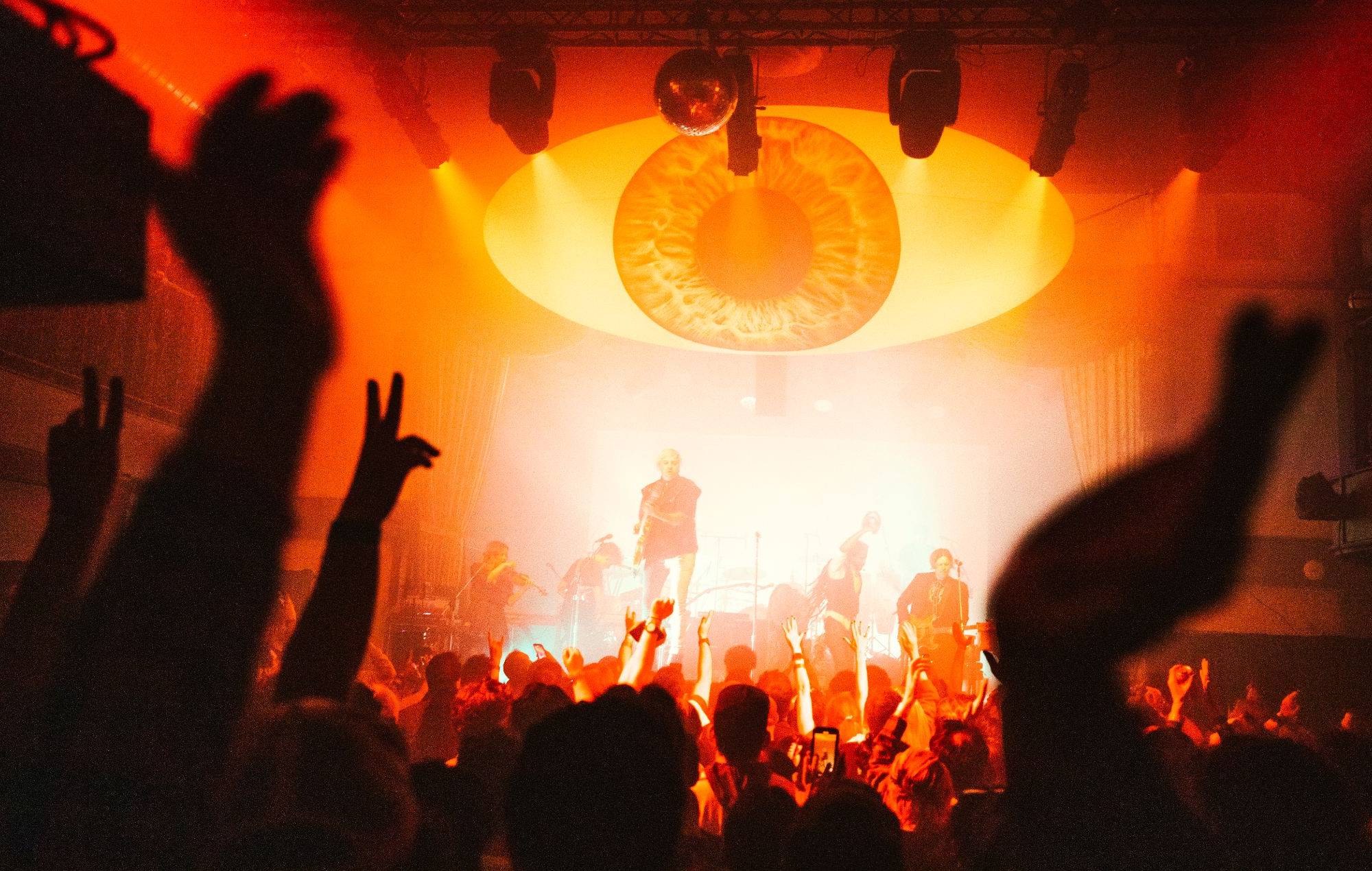 Arcade Fire reabrirá la sala KOKO de Londres a finales de este mes