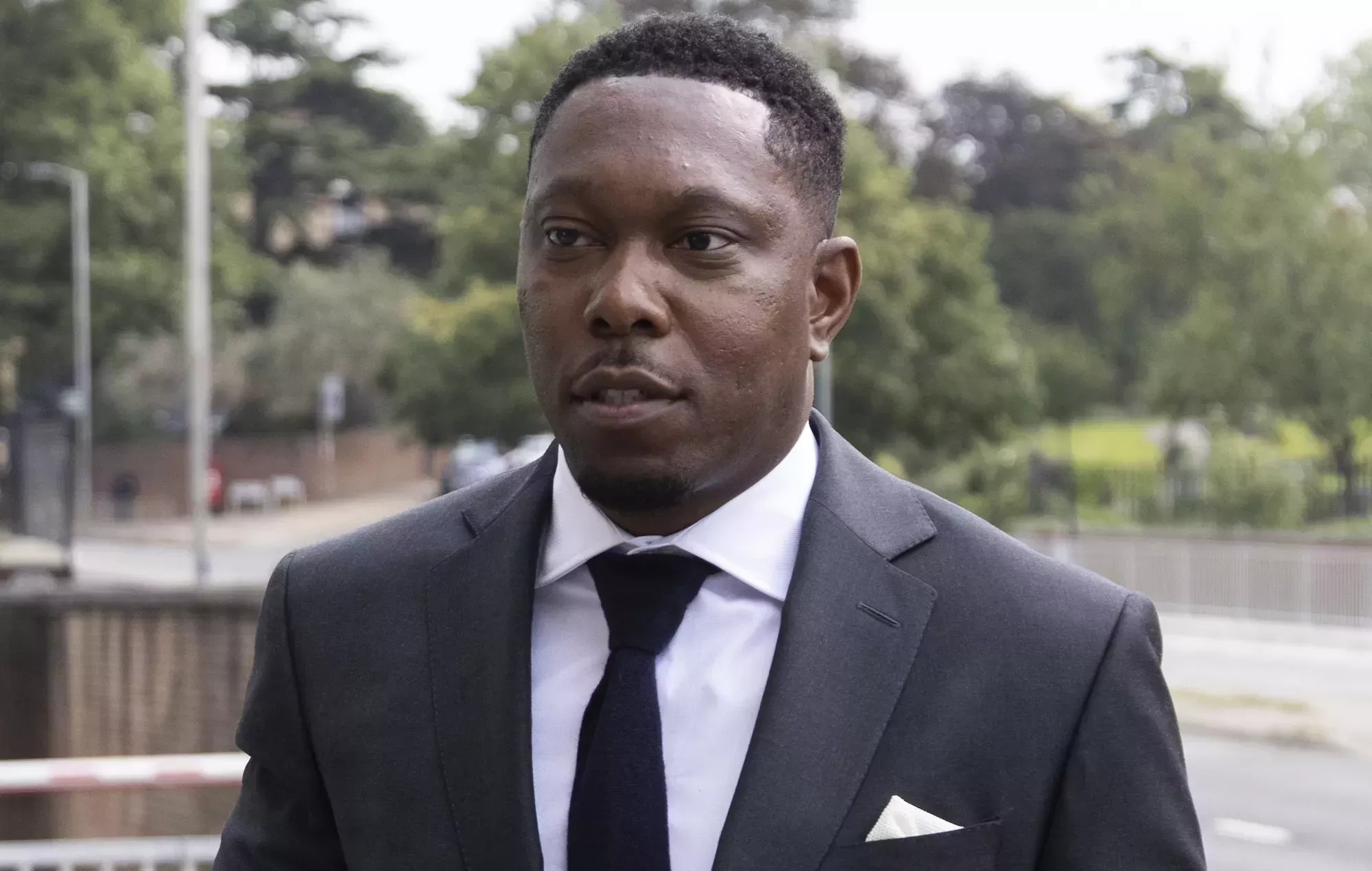 Dizzee Rascal recibe una orden comunitaria por agredir a su ex-prometido