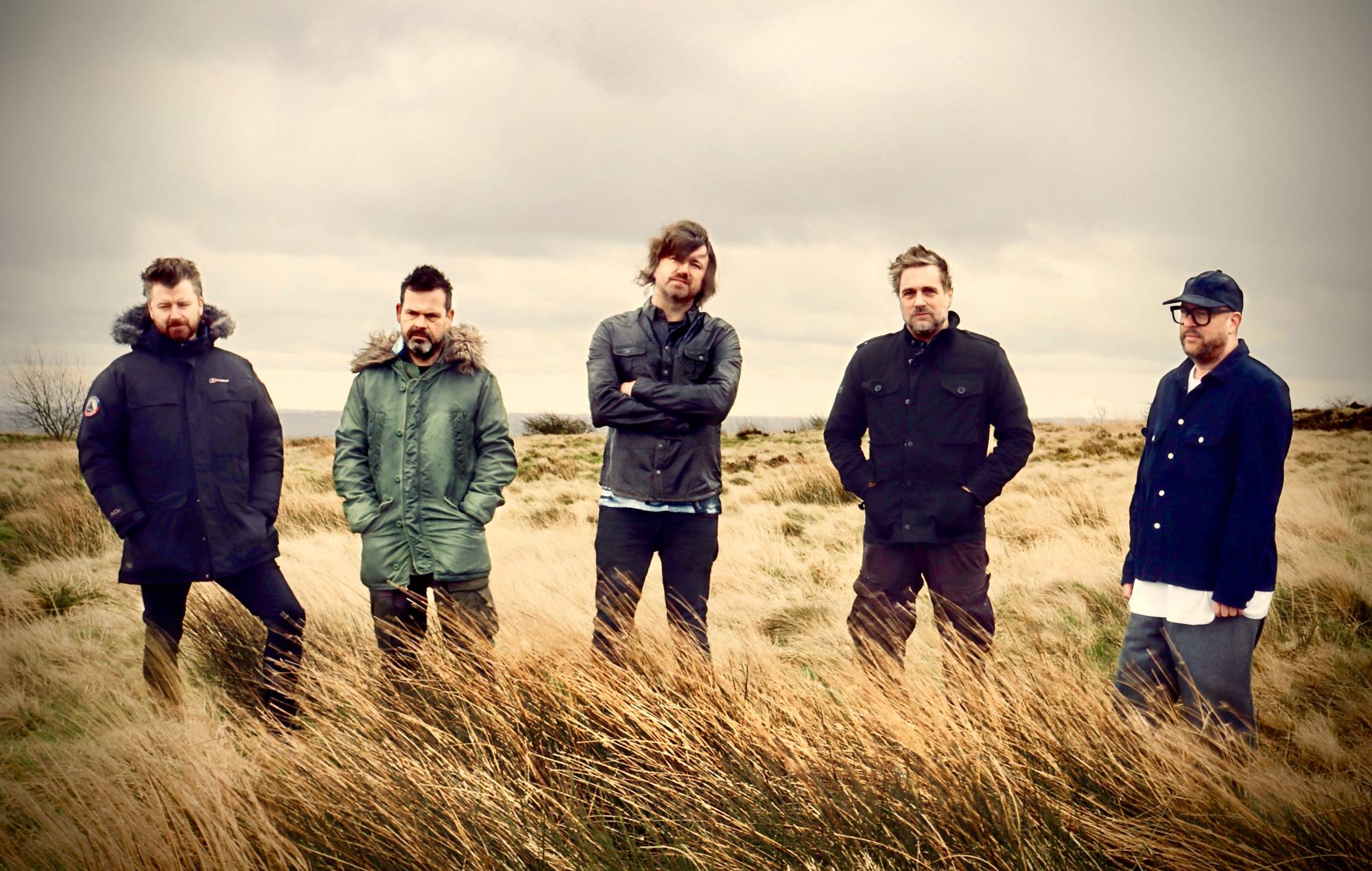 Embrace anuncia su nuevo álbum 'How To Be A Person Like Other People' y una gira por el Reino Unido