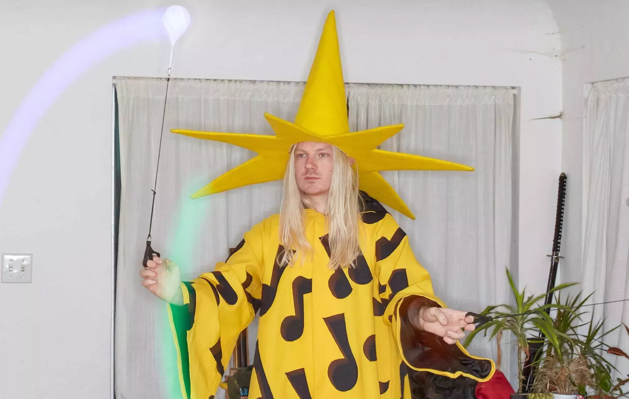 Escucha el nuevo y frenético single de 100 Gecs