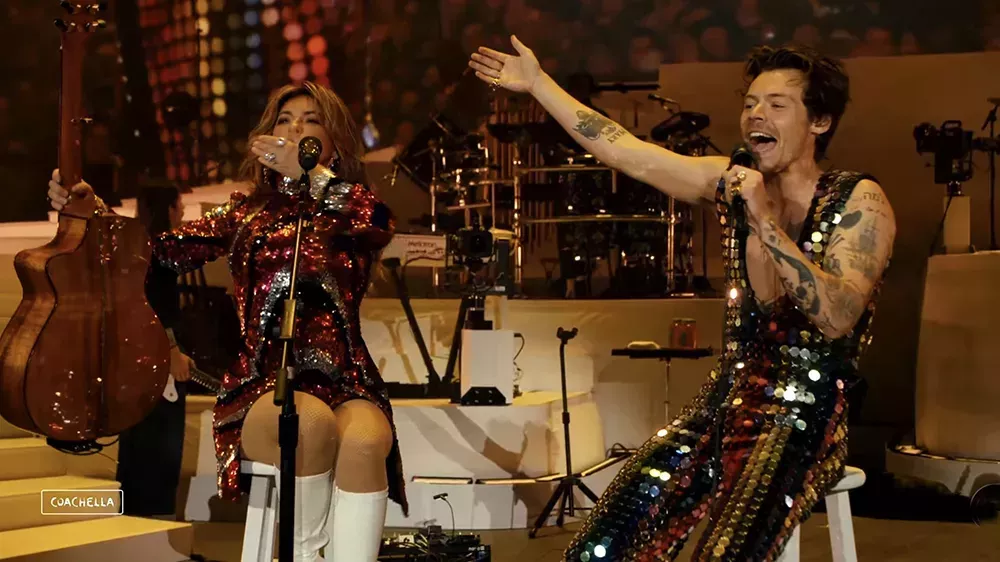 

	
		Harry Styles hace un dúo con Shania Twain y estrena nuevas canciones en Coachella
	
	