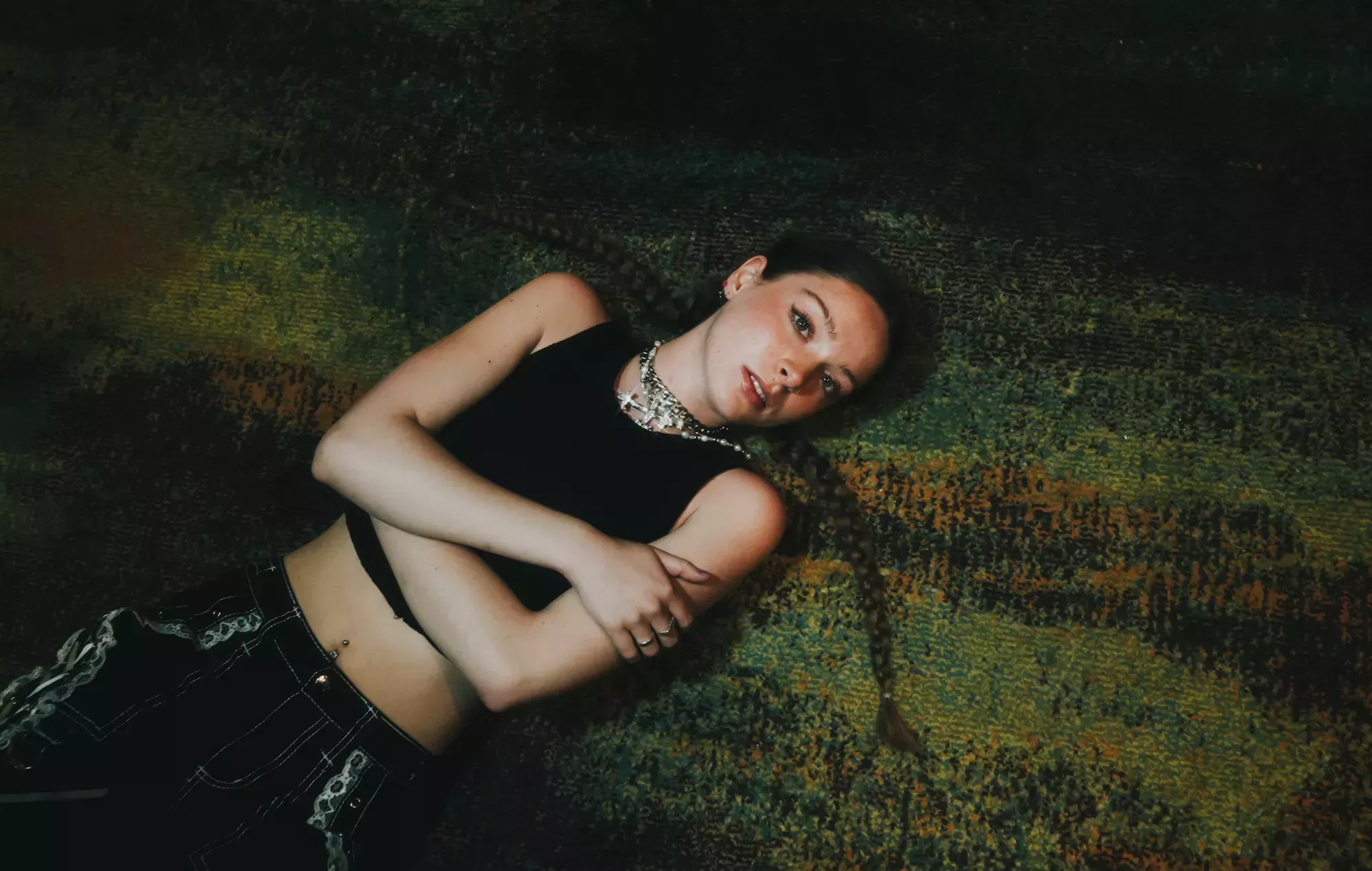 Holly Humberstone comparte su nueva colaboración con Matty Healy