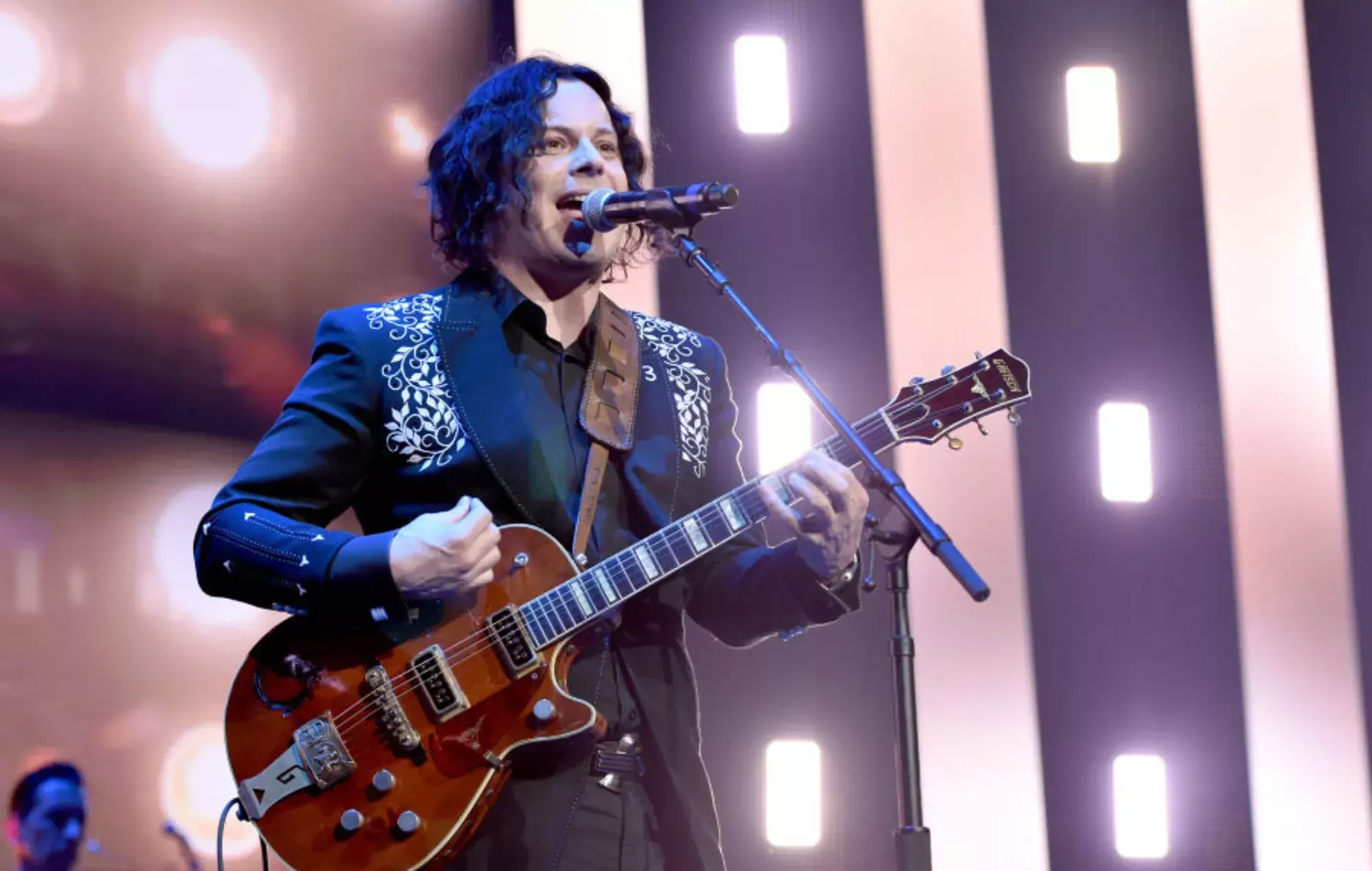 Jack White sugiere que los Rolling Stones copiaron a los Beatles