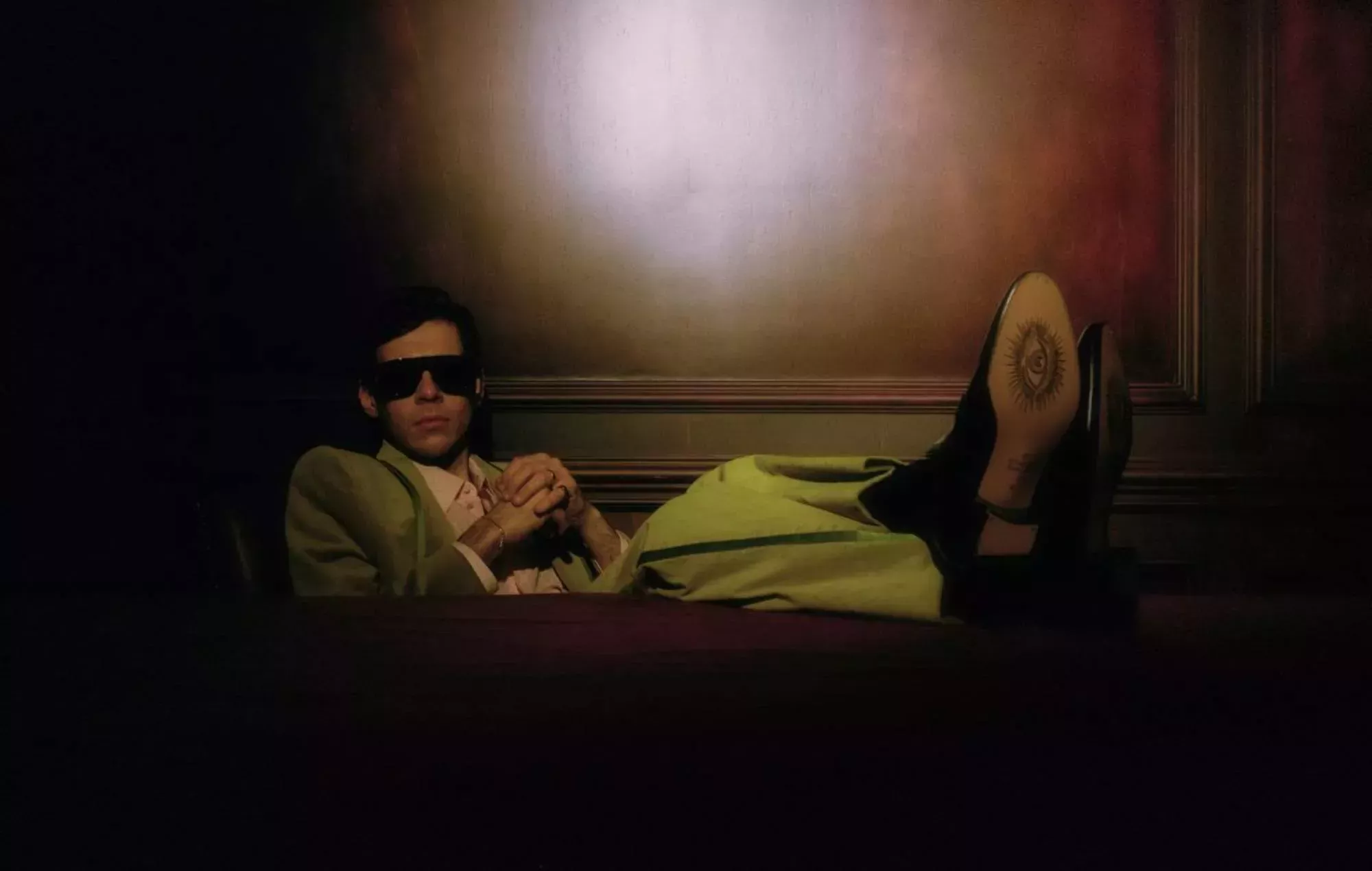 James Righton anuncia su nuevo álbum 'Jim, I'm Still Here' con Soulwax