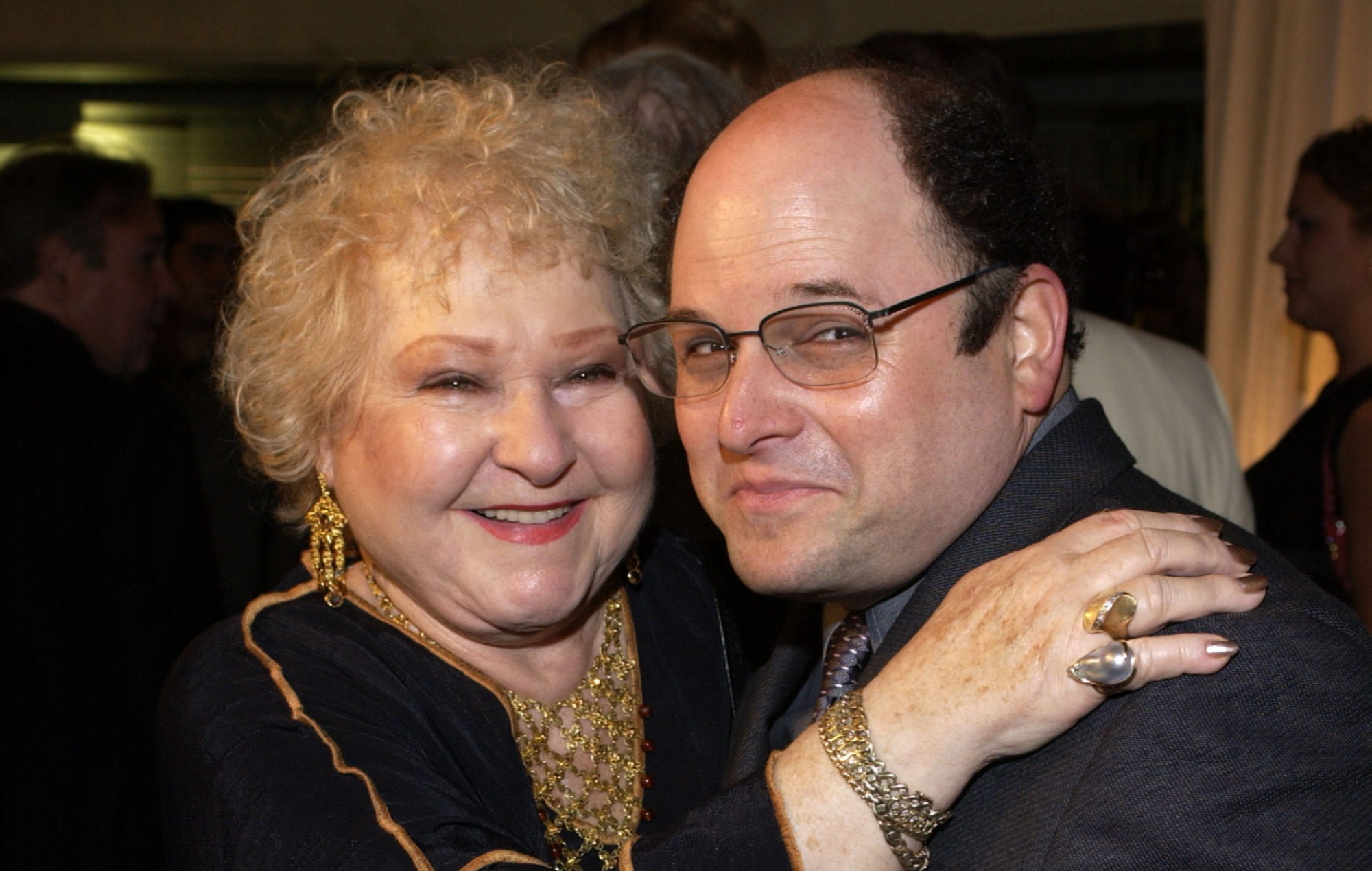 Jason Alexander rinde homenaje a la coprotagonista de 'Seinfeld' Estelle Harris: "Ha fallecido una de mis personas favoritas"