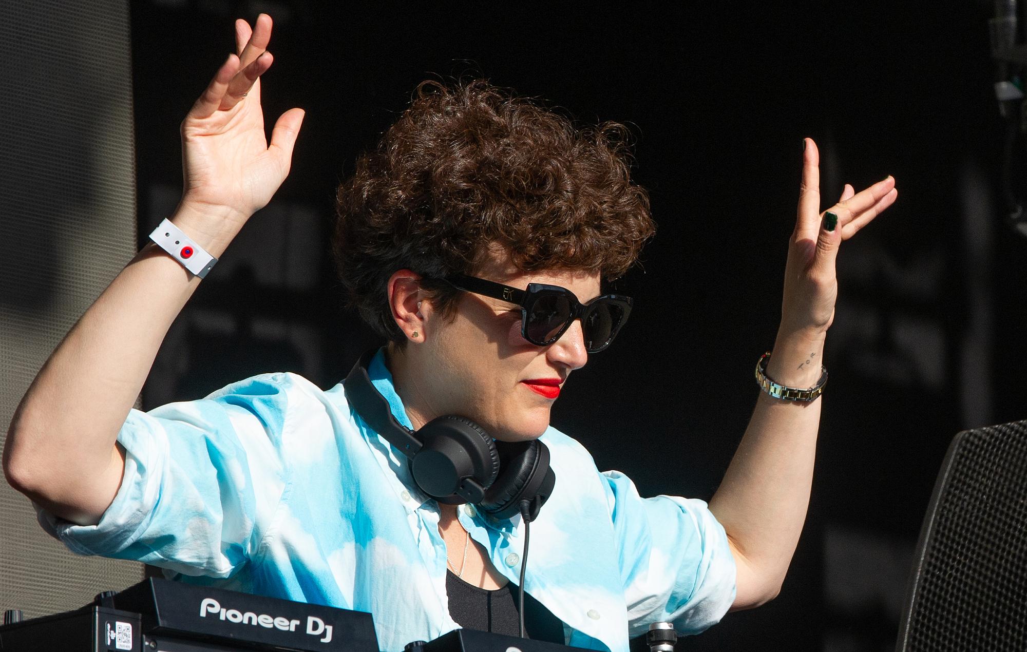 La extraña pronunciación de Annie Mac de "amasar" se vuelve viral