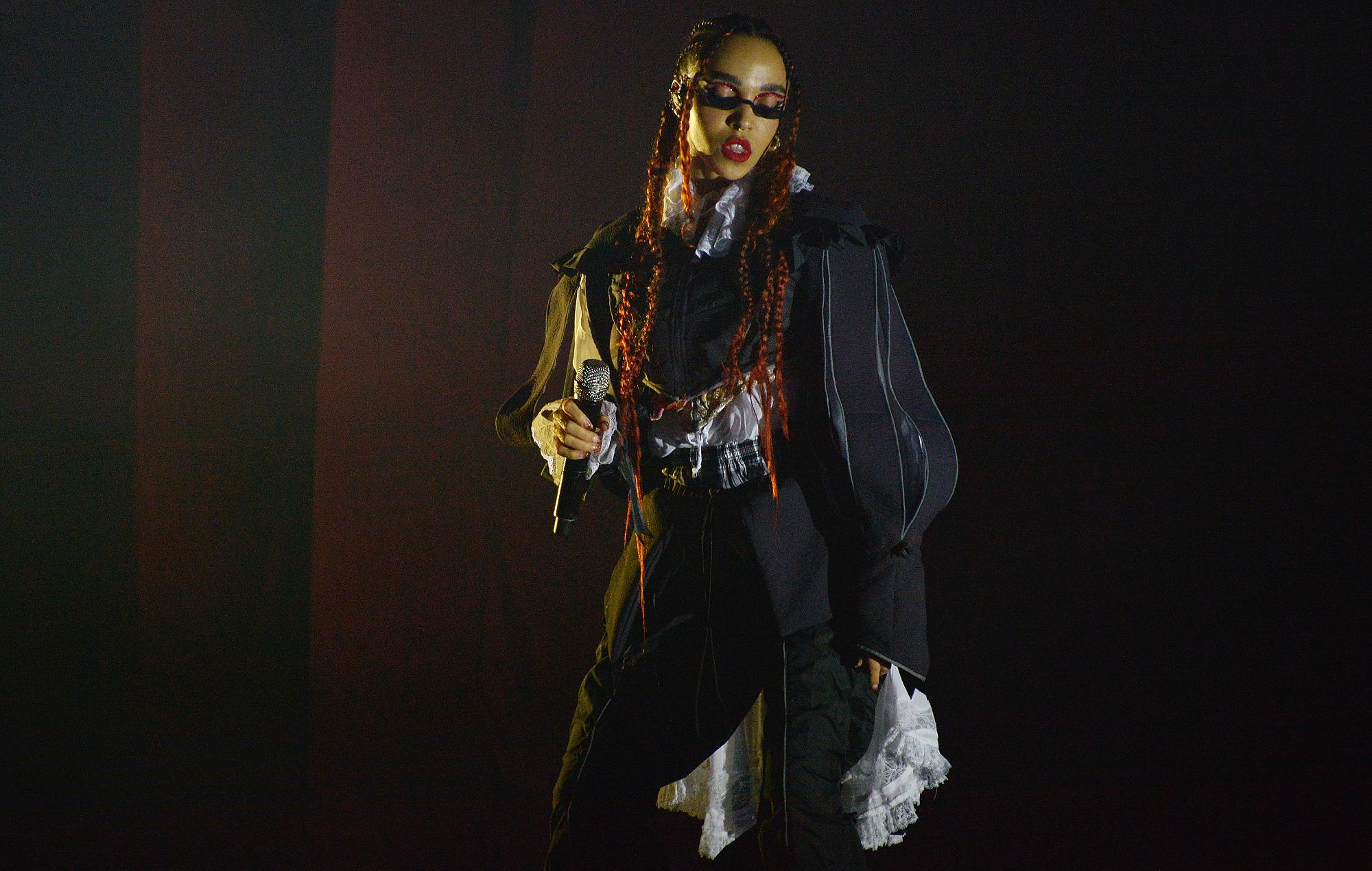 Mira cómo FKA Twigs baila "Identity" de X-Ray Spex en el nuevo cortometraje que ha dirigido