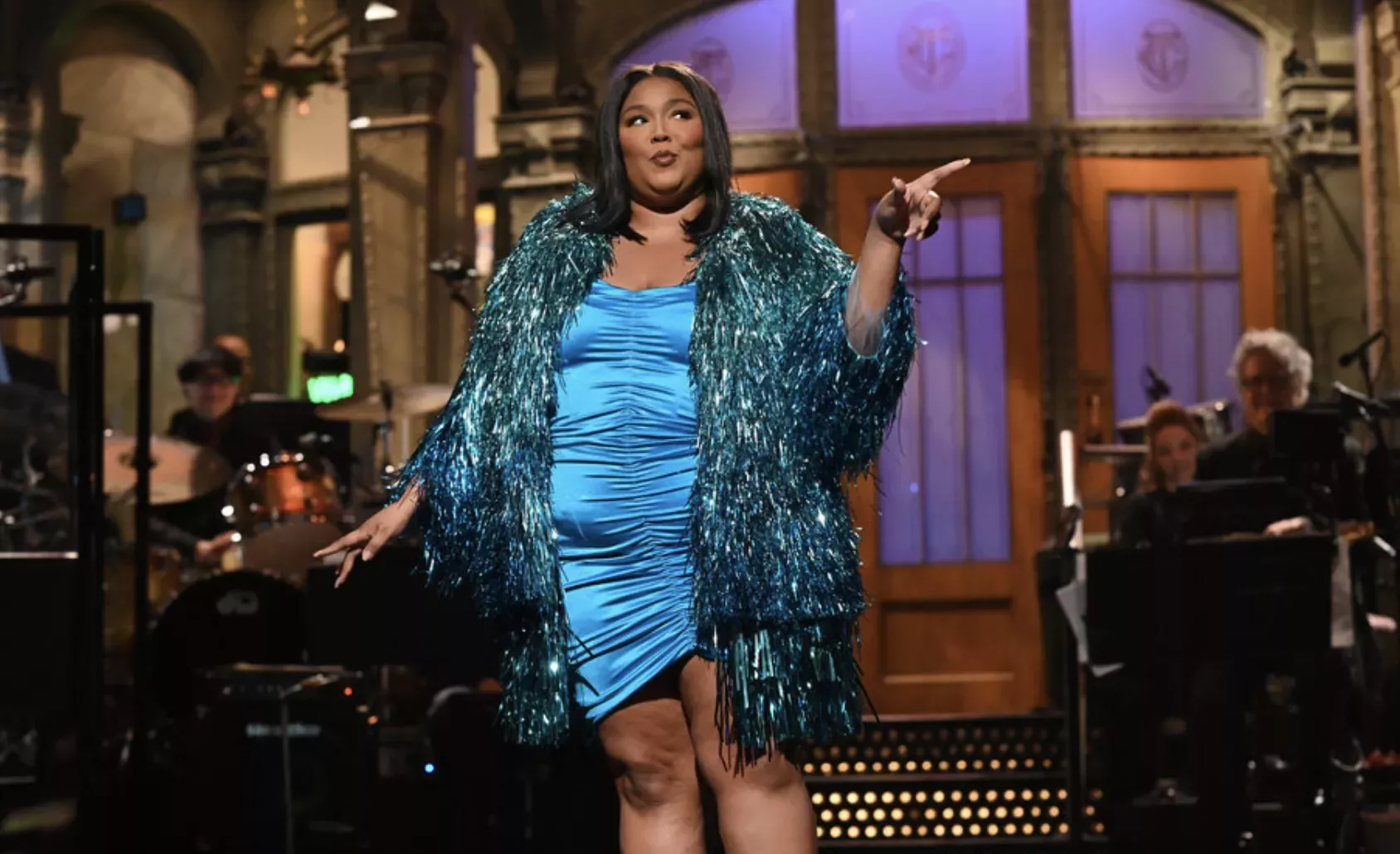 

	
		Mira cómo Lizzo presenta dos nuevas canciones, hace twerking con una flauta y aplasta la presentación de 'Saturday Night Live'
	
	