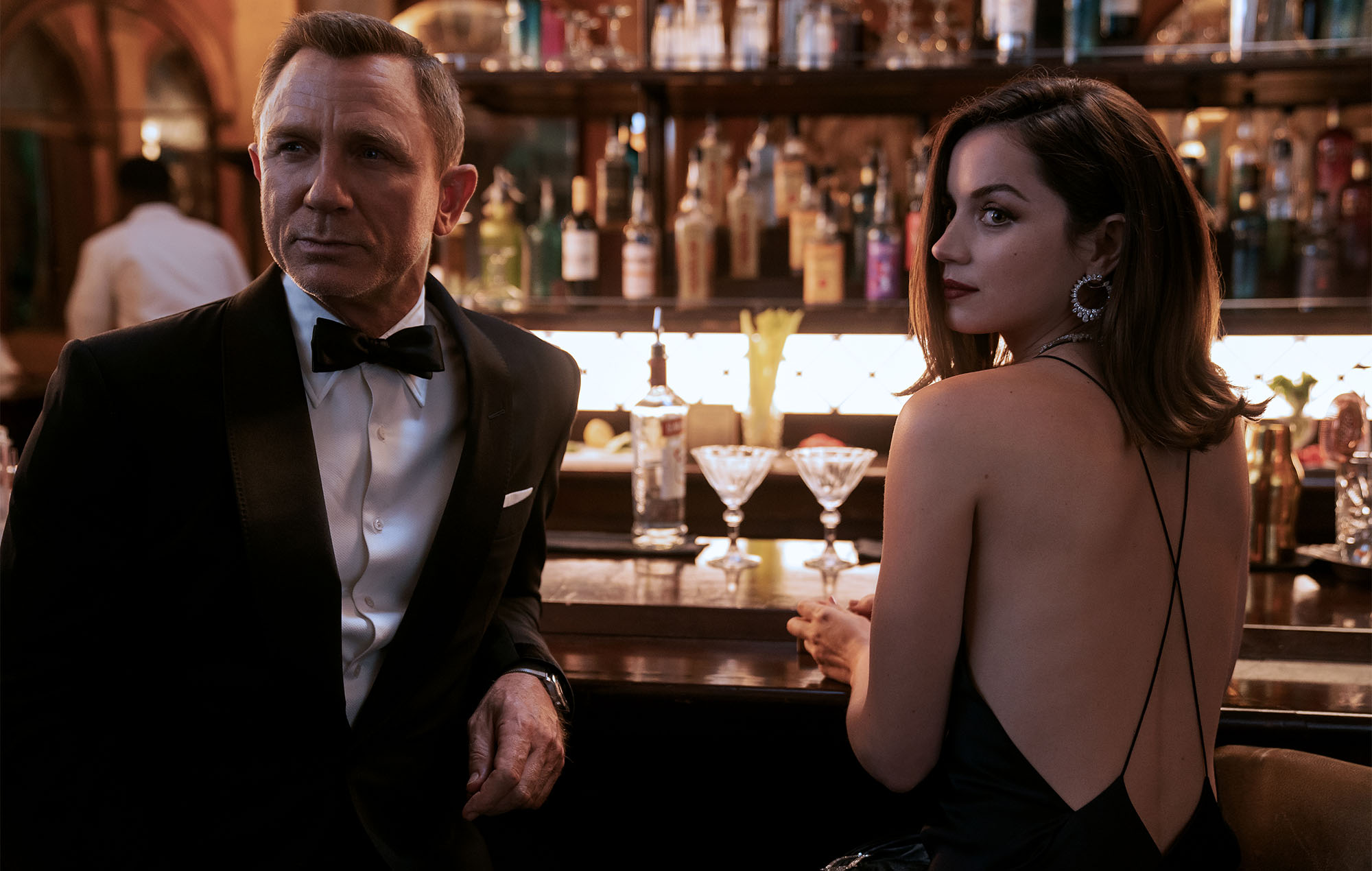 Paul Verhoeven dice que las películas de Bond ya no son sexy