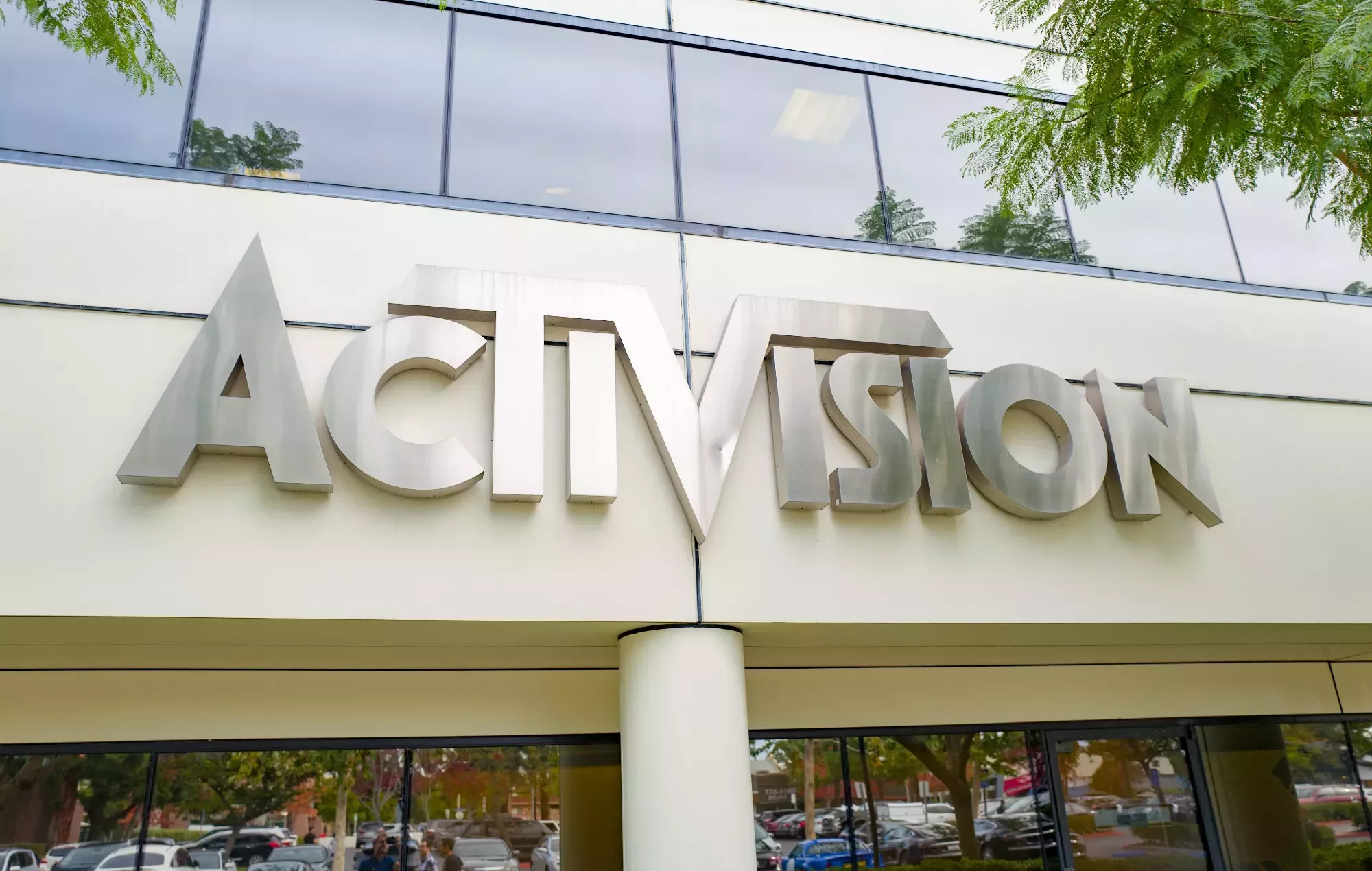 Activision Blizzard insta a los accionistas a votar en contra del informe sobre el acoso