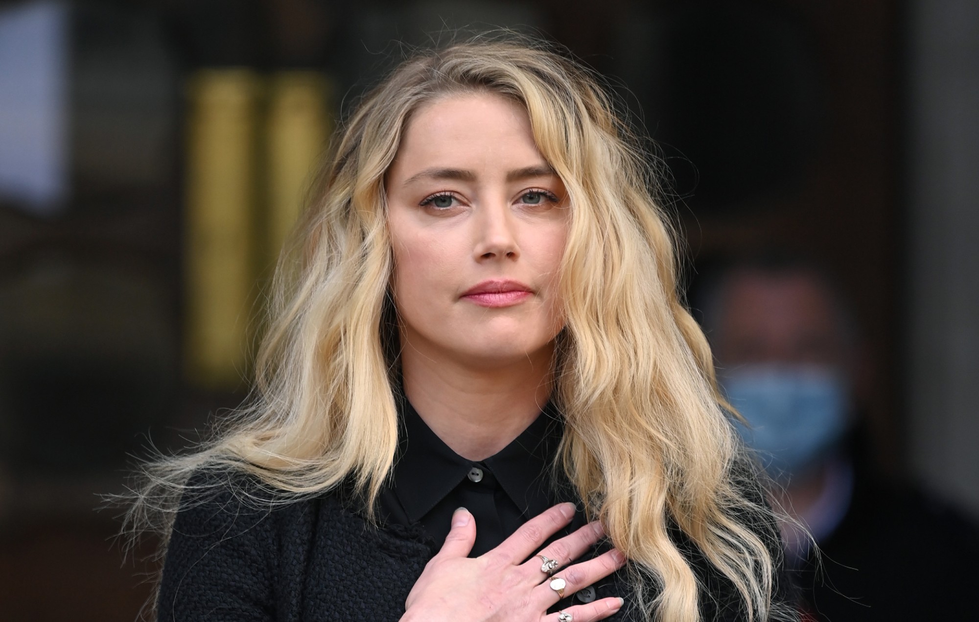 Amber Heard despide a su equipo de relaciones públicas por los "malos titulares"