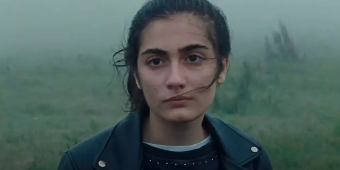 El tr&aacute;iler de 'A Chiara' revela a una adolescente en una misi&oacute;n para encontrar a su padre