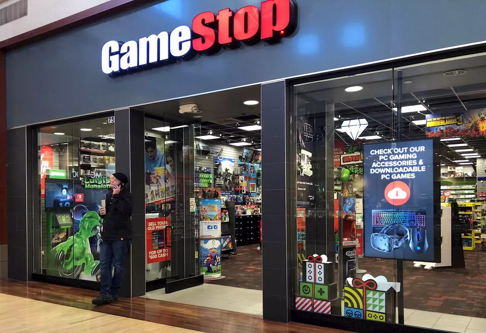 GameStop anunció a principios de este año que se uniría a la fiebre del oro criptográfico y, de alguna manera, encontraría una manera de insertarse en el campo minado de NFT. GameStop anunció a principios de este año que se uniría a la fiebre del oro criptográfico y, de alguna manera, encontraría una manera de insertarse en el campo minado de NFT.