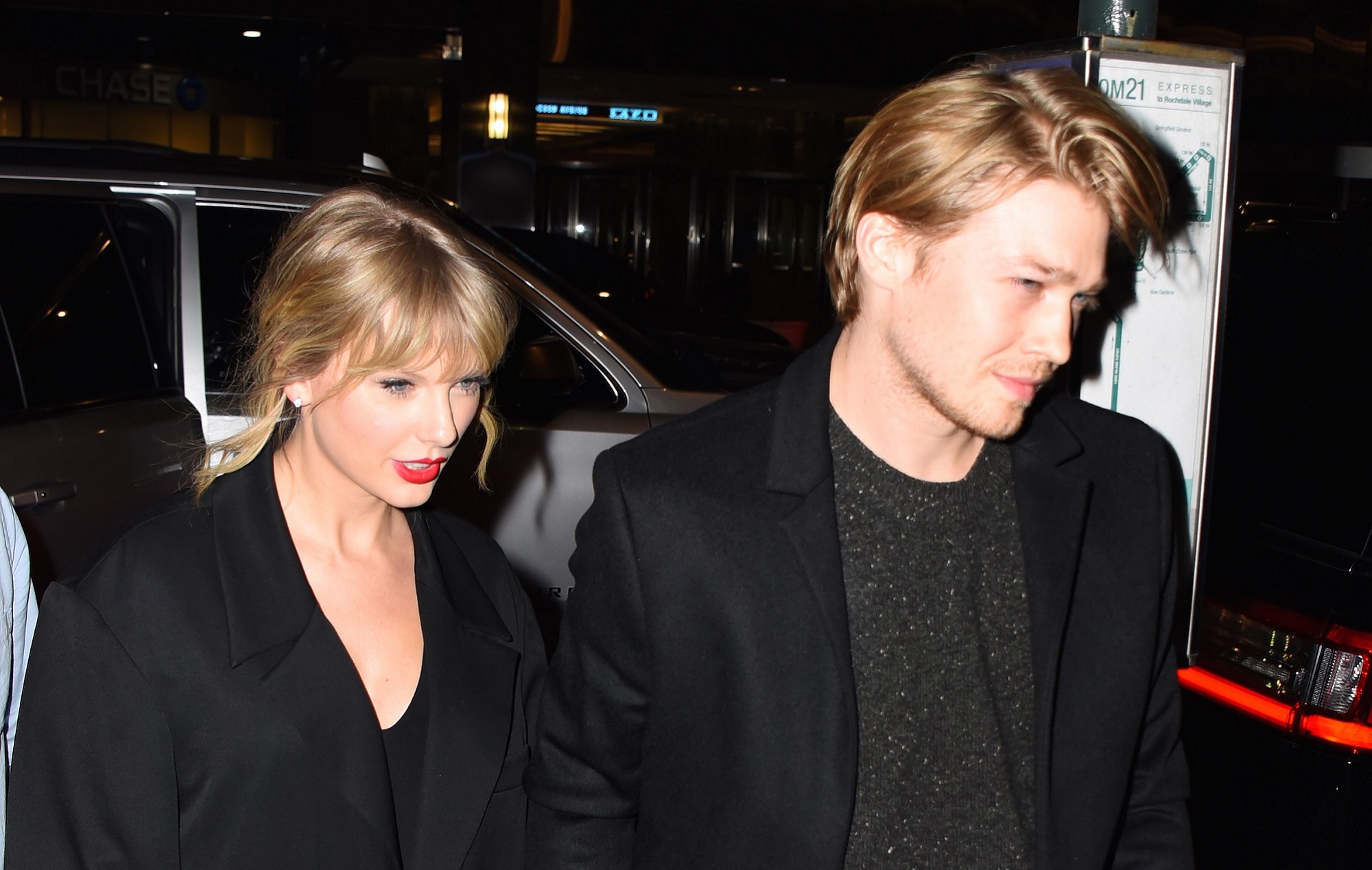 Joe Alwyn explica el significado de su seudónimo de compositor de Taylor Swift