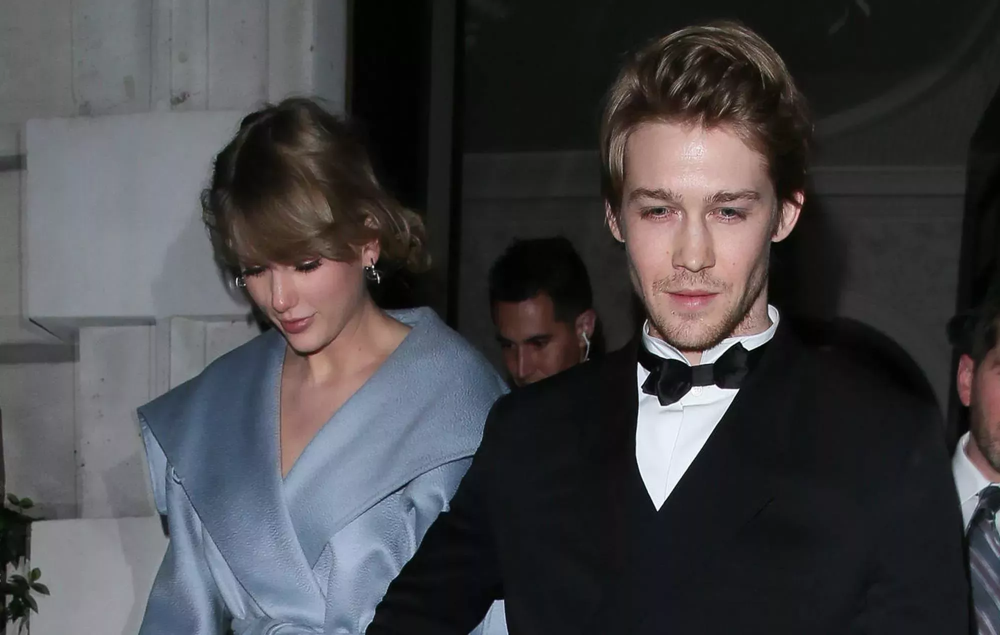 Joe Alwyn habla de la primera vez que escribe canciones con Taylor Swift