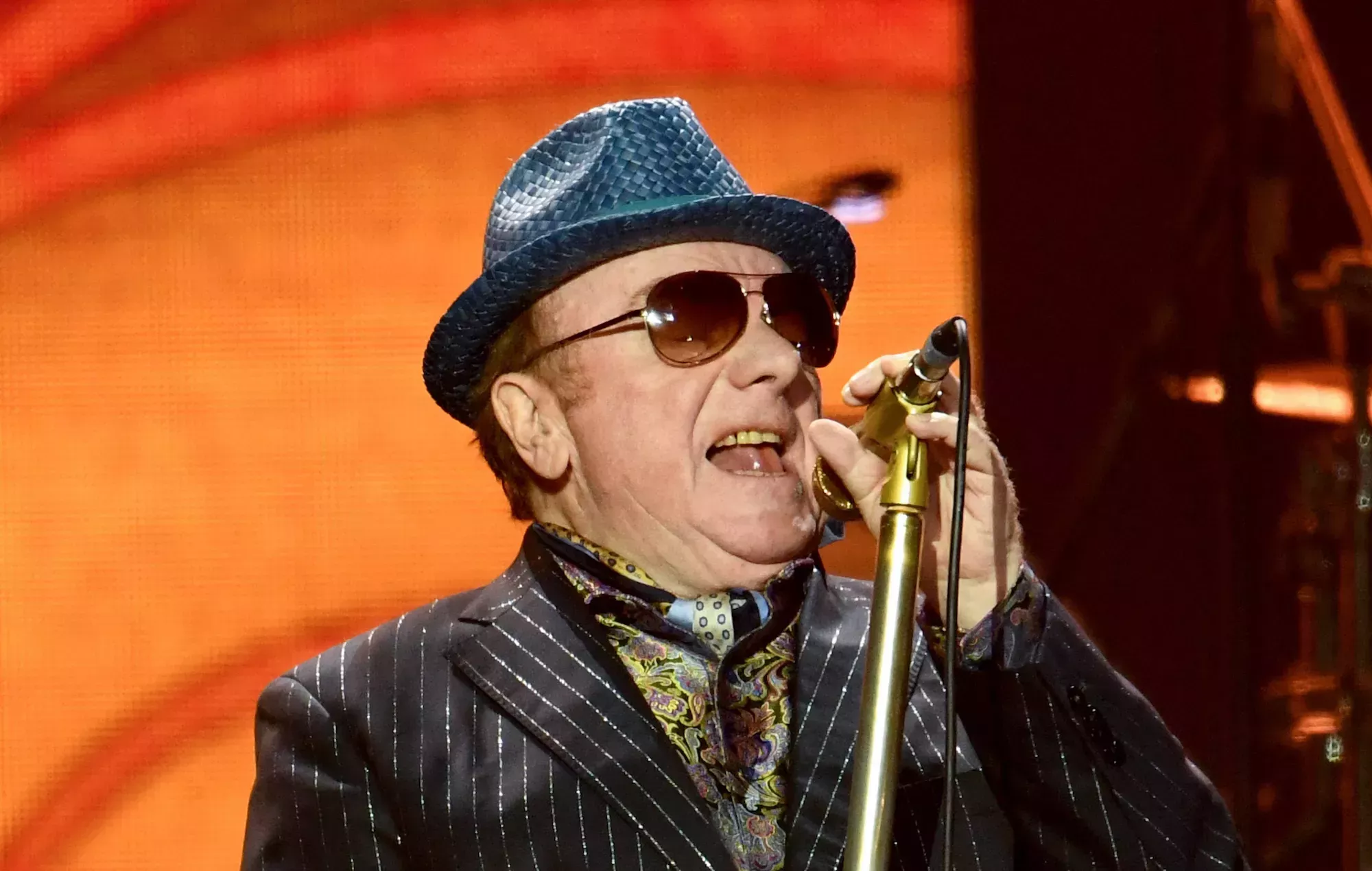 Van Morrison parece dirigirse al ministro de Sanidad de Irlanda del Norte en su nuevo single 
