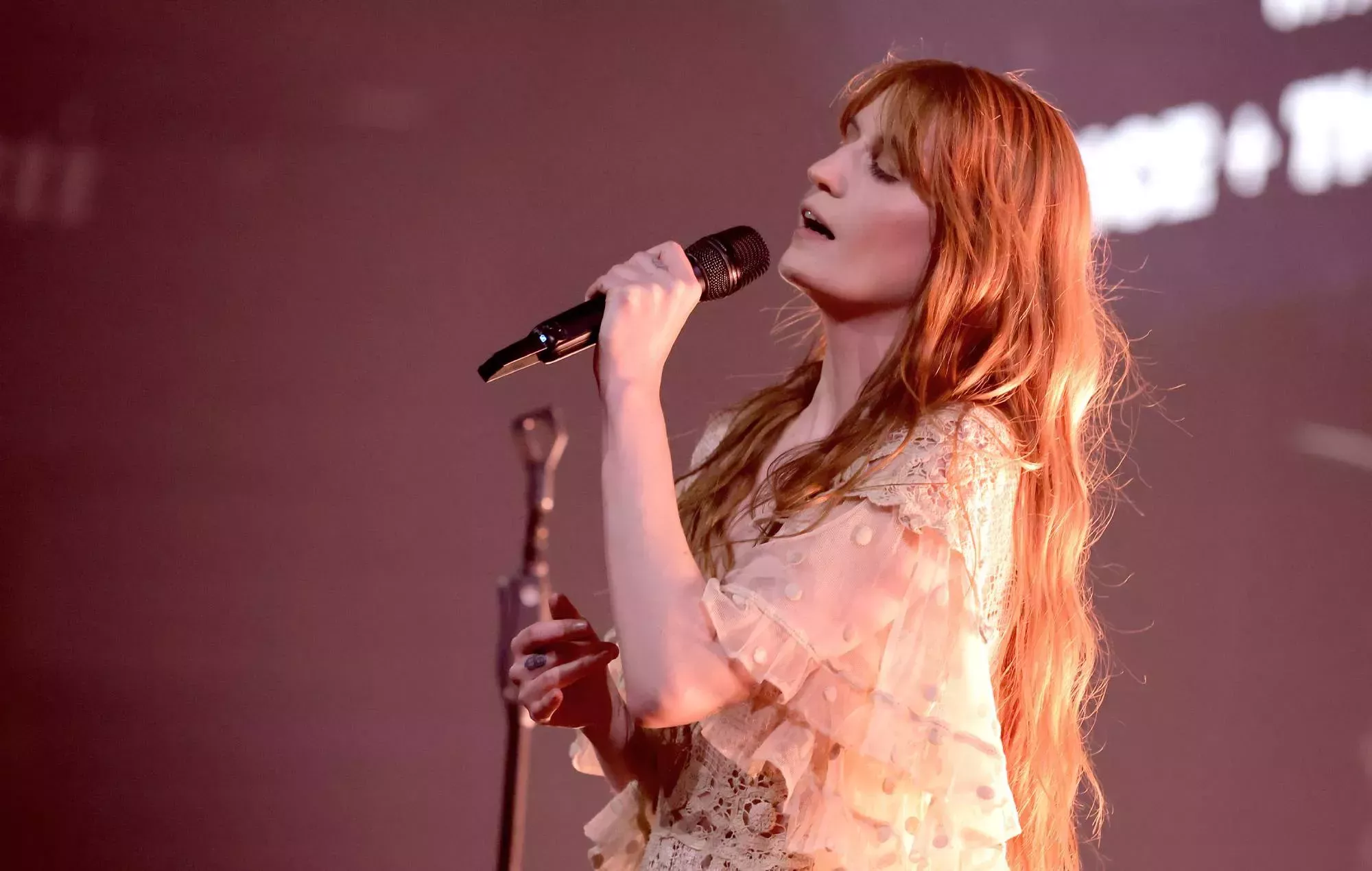 Vea a Florence + The Machine interpretando 'My Love' en 'Fallon'