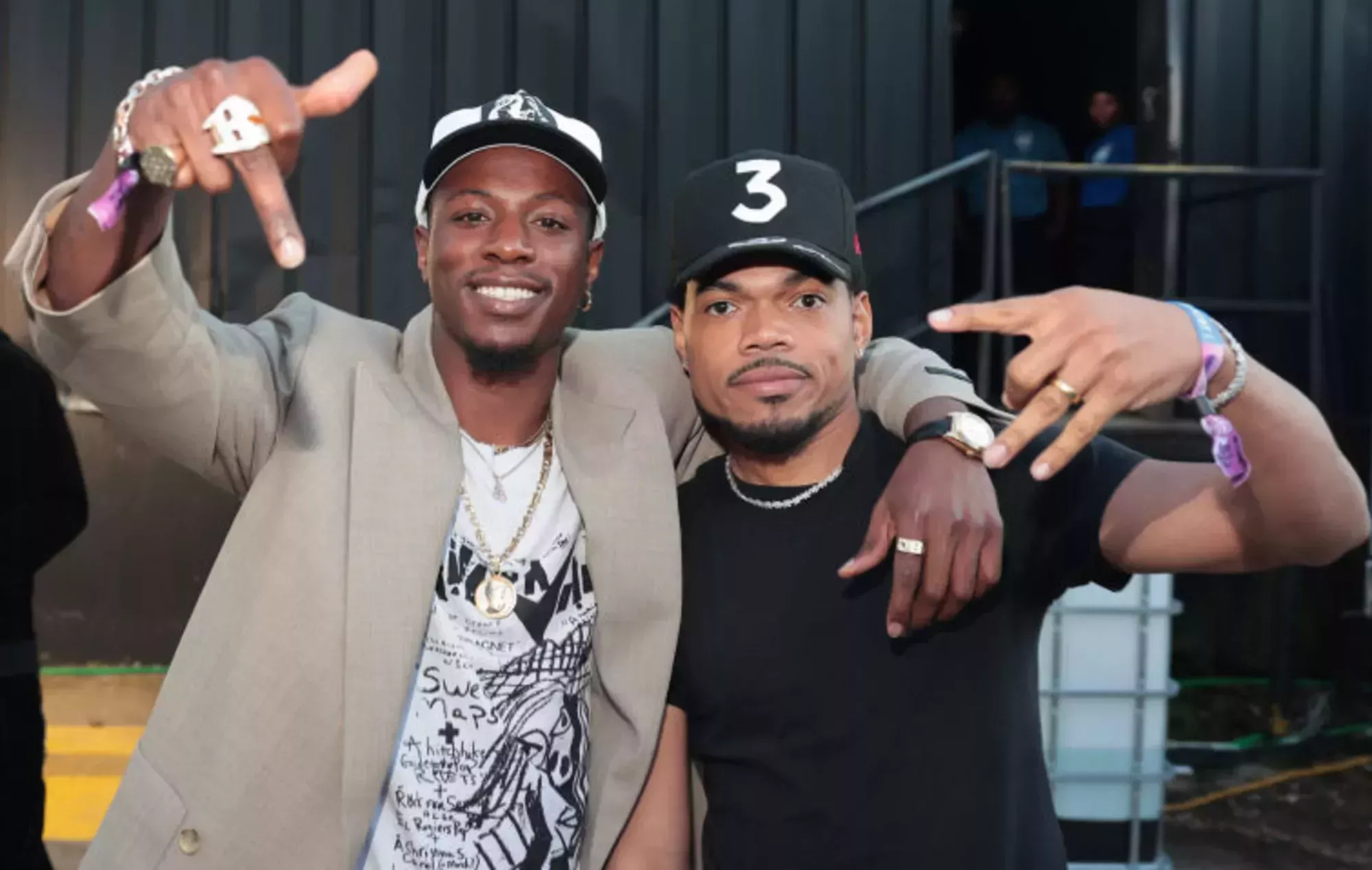 Chance The Rapper y Joey Bada$$ se unen en un nuevo corte conmovedor, 'The Highs & The Lows'