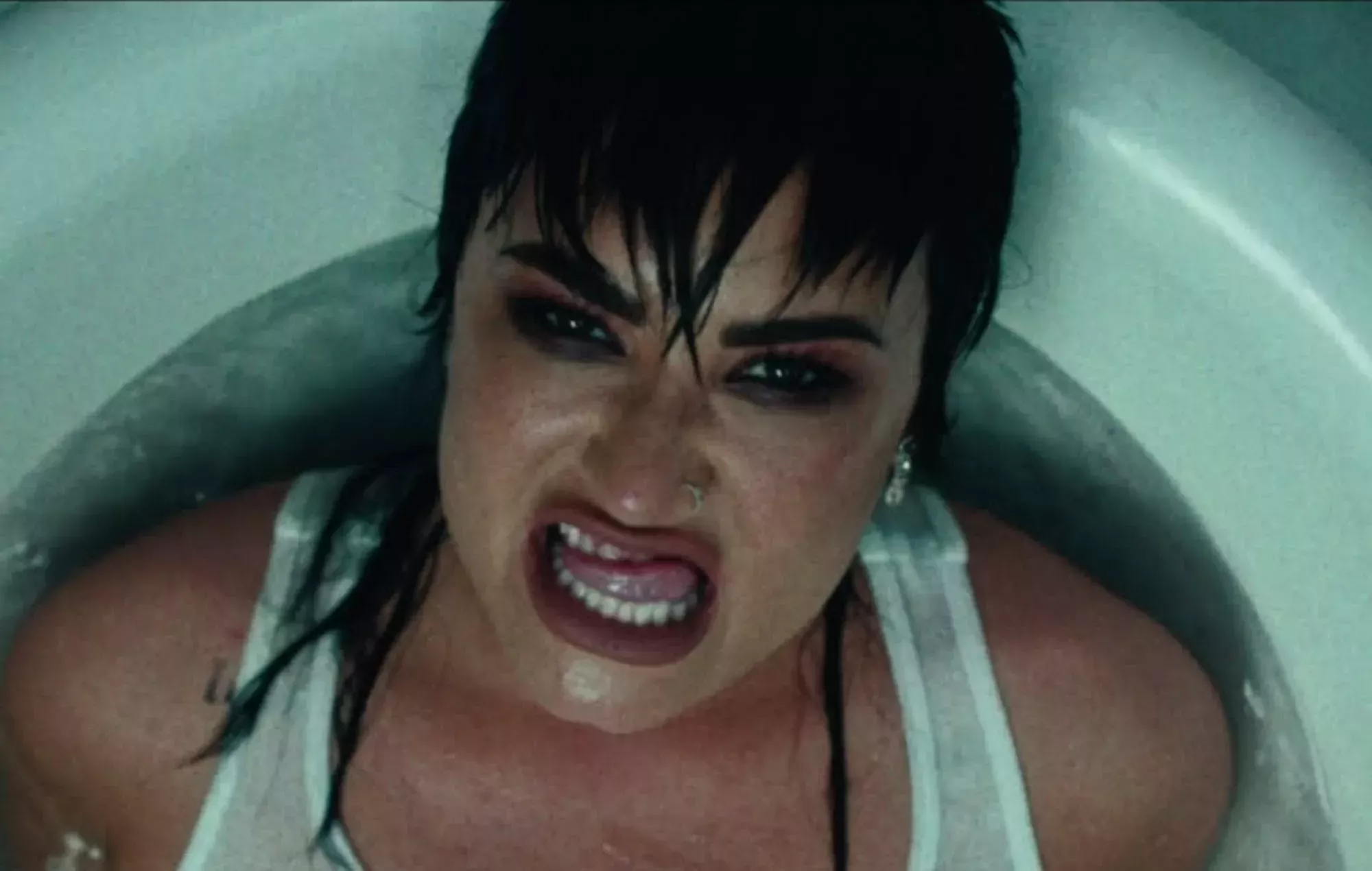 Demi Lovato vuelve con su nuevo single 'Skin Of My Teeth'