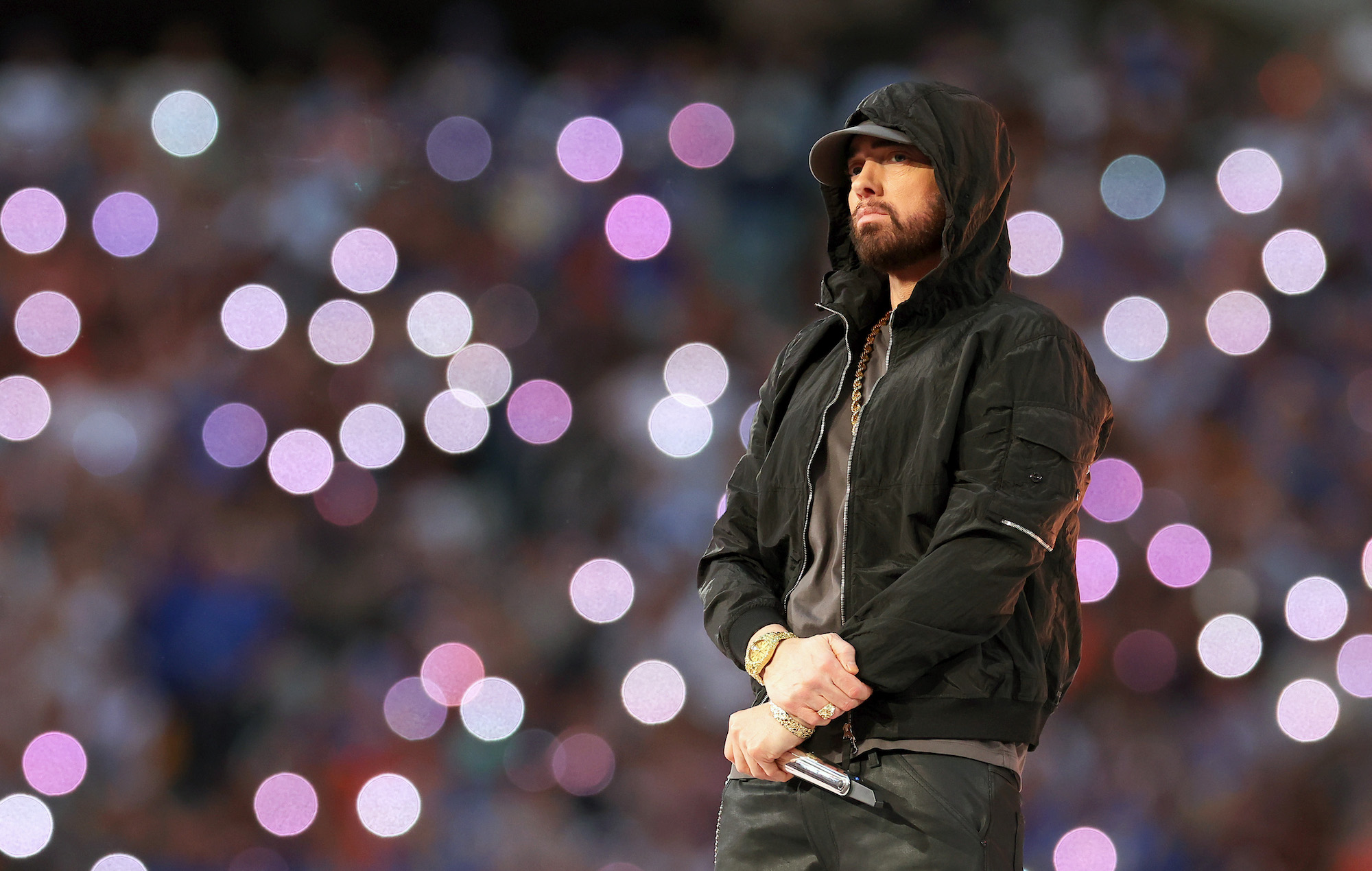 Eminem dice que rapear sobre la salud mental y la adicción fue "terapéutico"