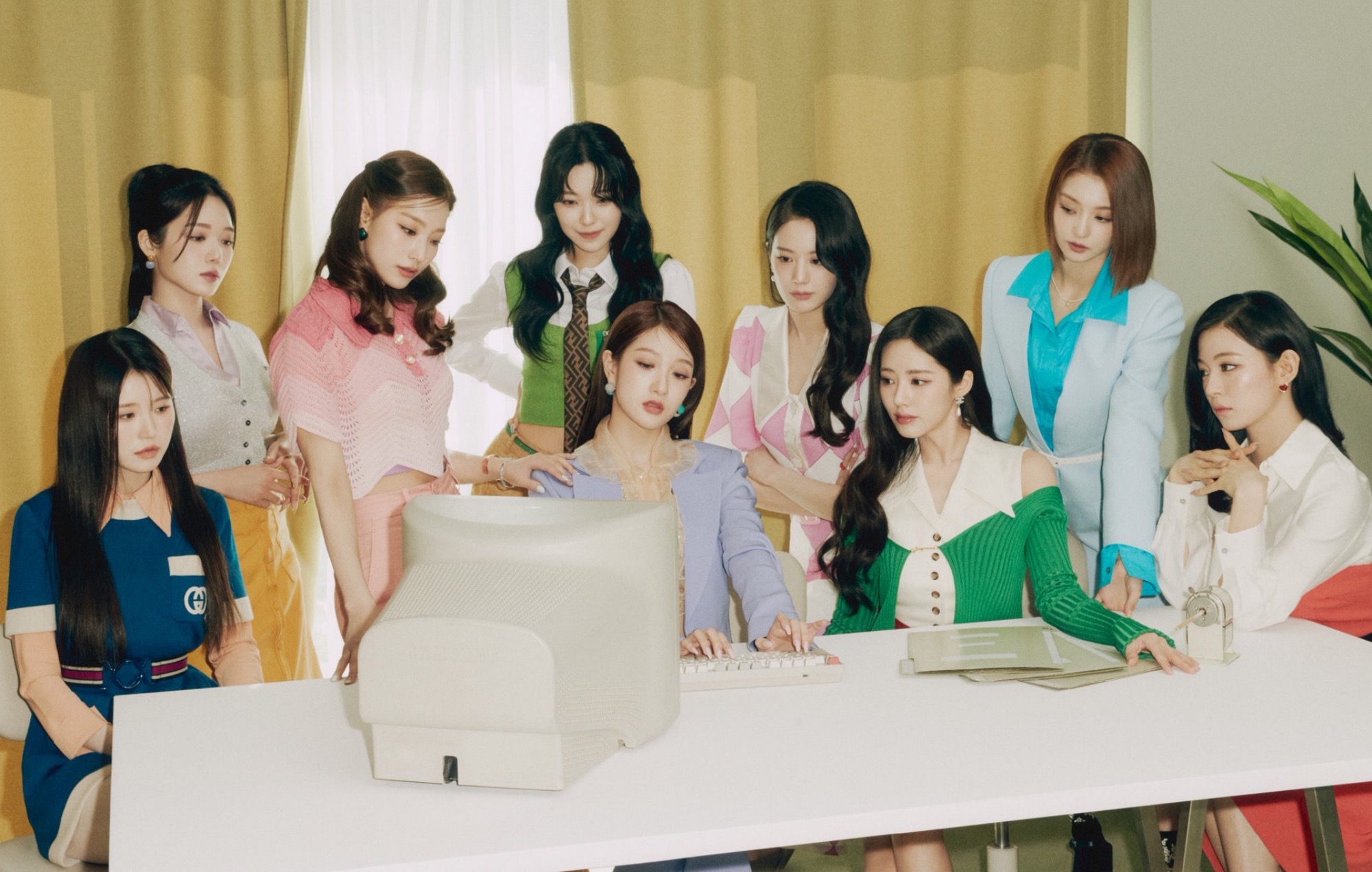 fromis_9 celebra el verano en el deslumbrante vídeo musical de "Stay This Way