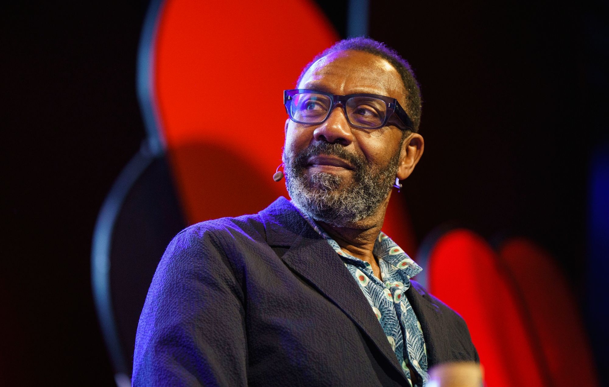 Lenny Henry "siempre se sorprende por la falta de rostros negros" en el público de Glastonbury y los festivales del Reino Unido