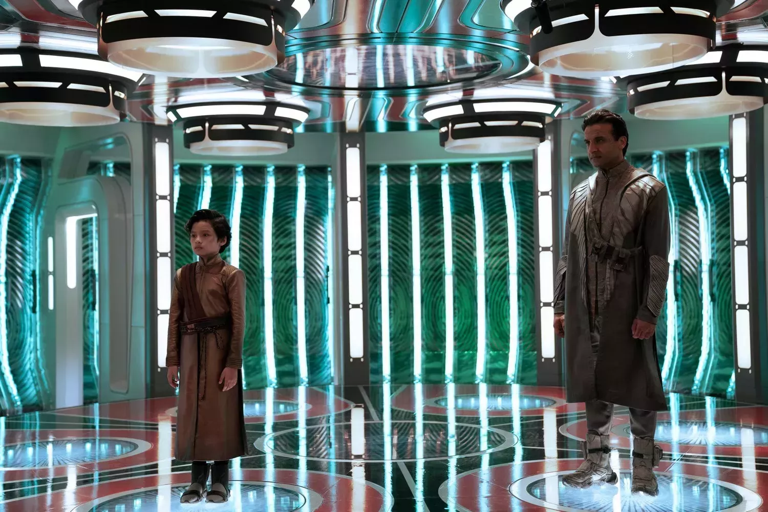 'Lift Us Where Suffering Cannot Reach' (Levántanos donde el sufrimiento no puede llegar) camina por nuevos y extraños mundos lejos de Omelas