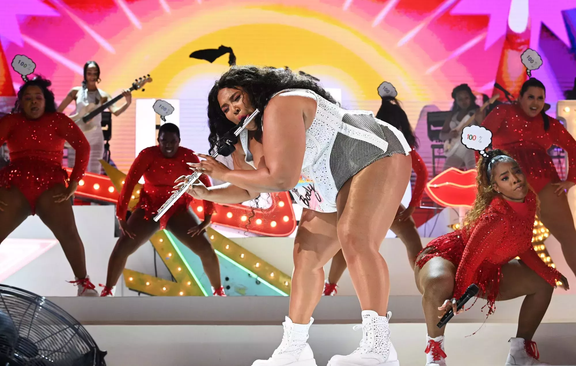 Lizzo llama a los hombres 