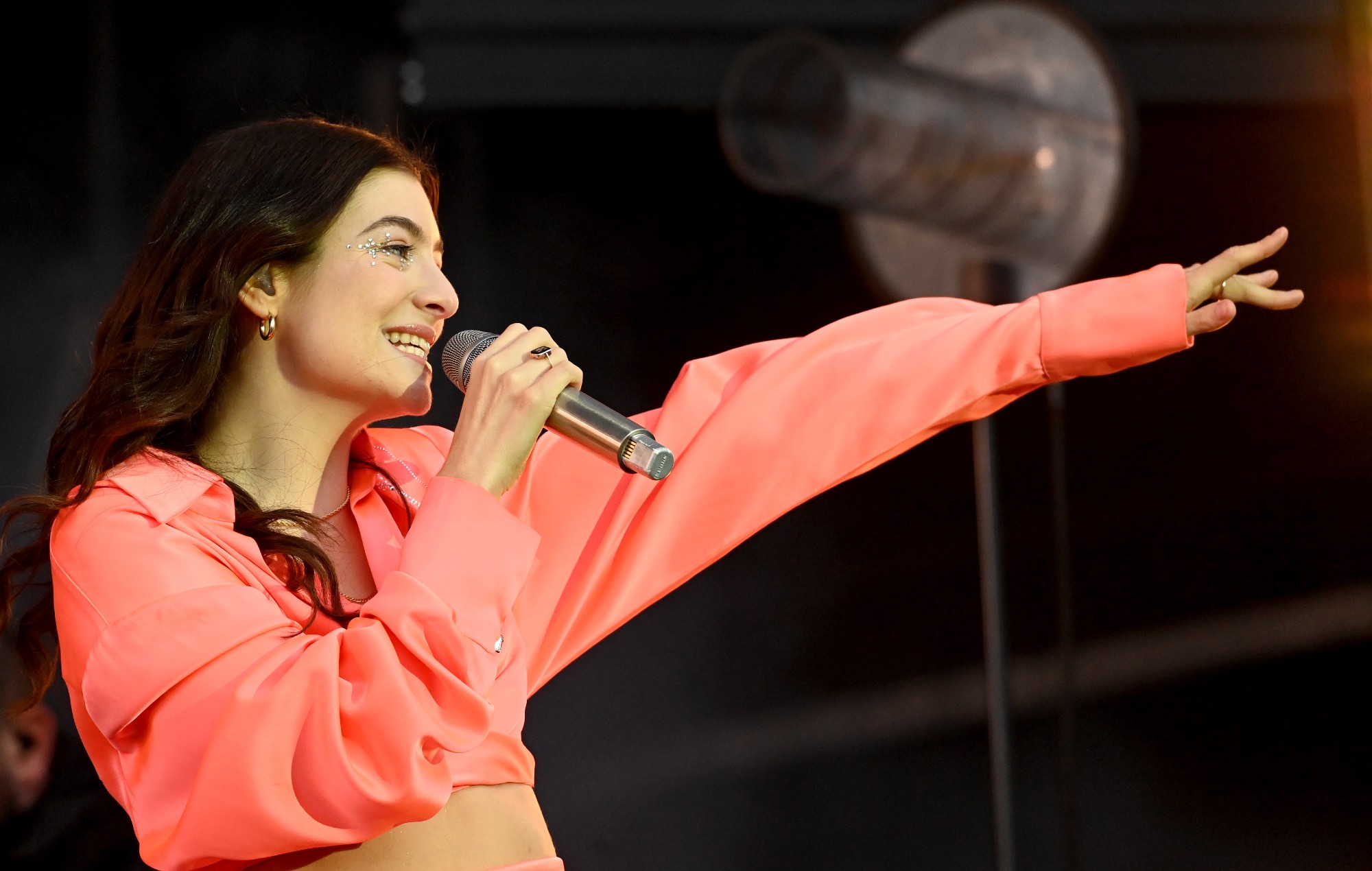 Lorde dice que está "cada vez más cerca" de escribir sólo grandes canciones pop